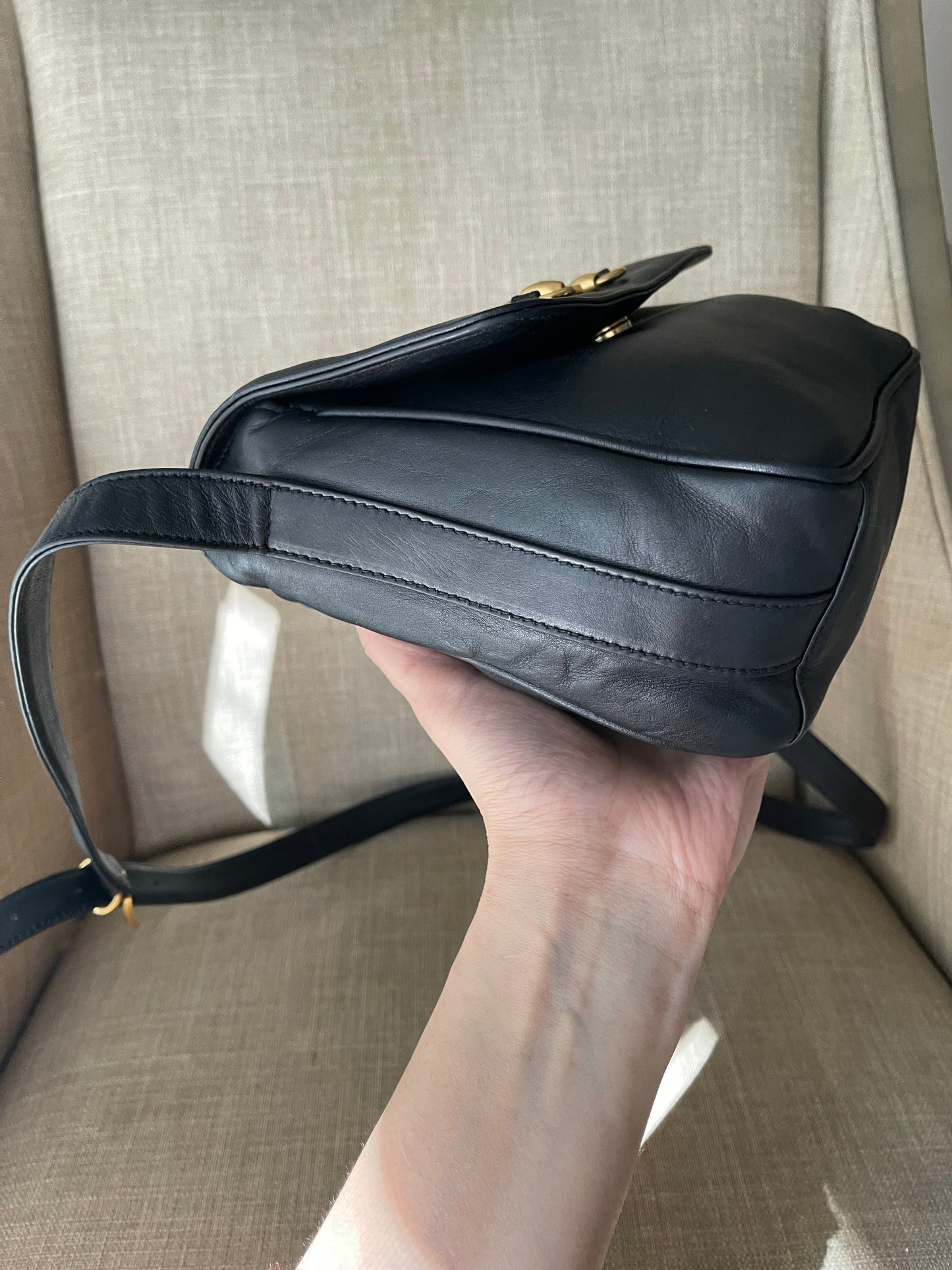 Authentic Gucci vintage horsebit crossbody bag