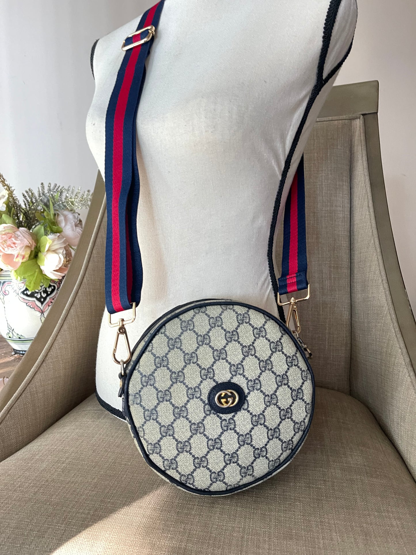 Authentic Gucci vintage gg canvas blue crossbody bag