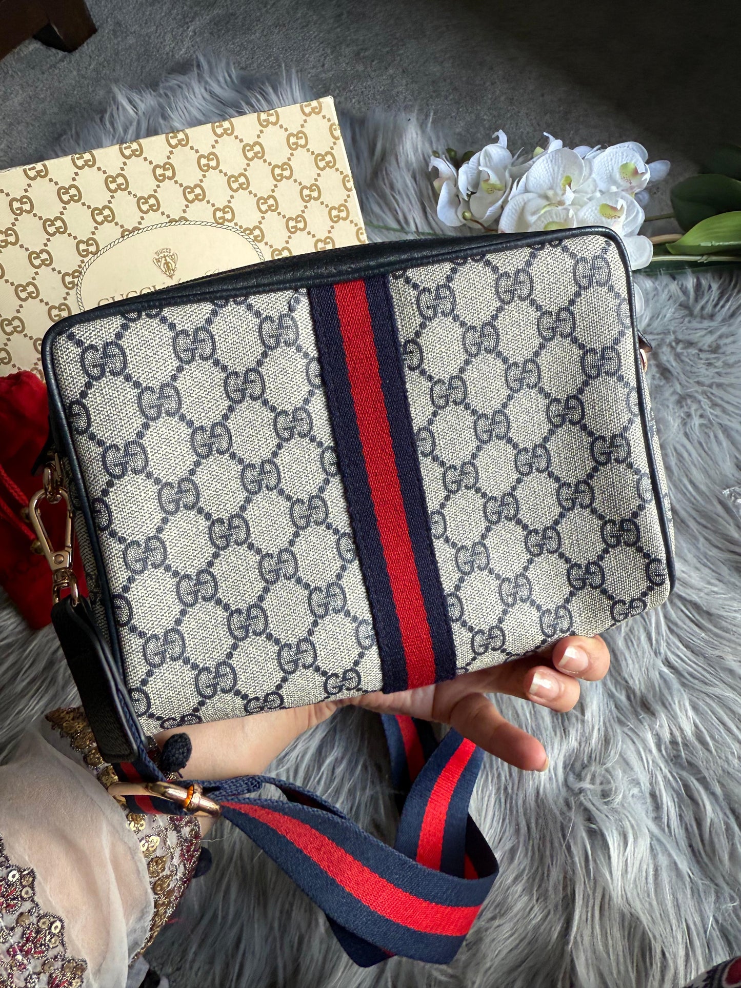 Authentic Gucci vintage web sherry line crossbody bag