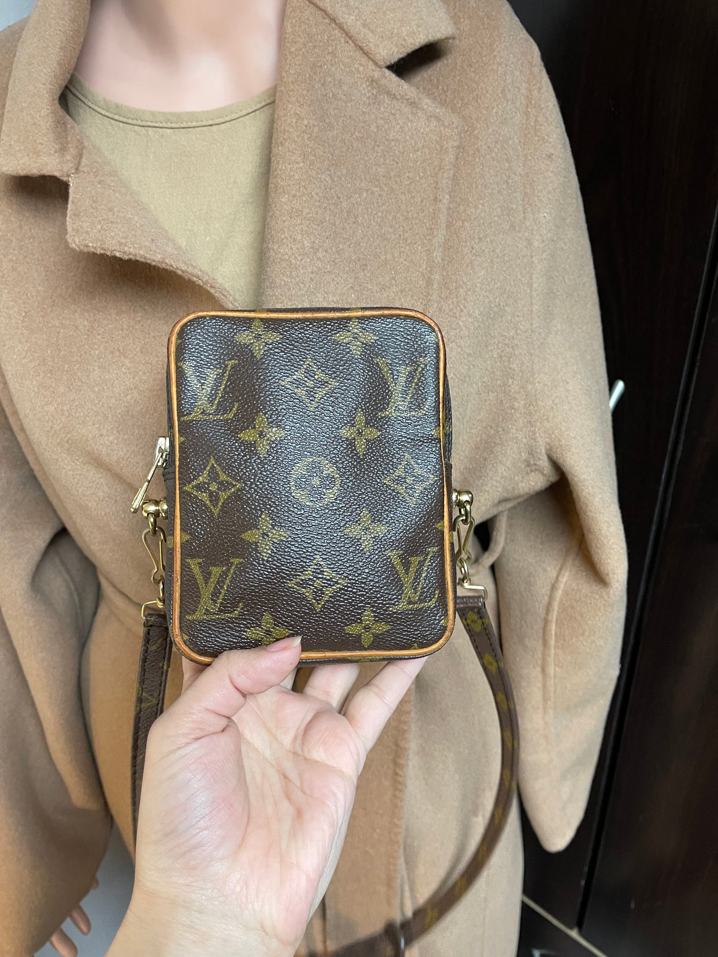 Authentic Louis Vuitton monogram crossbody
