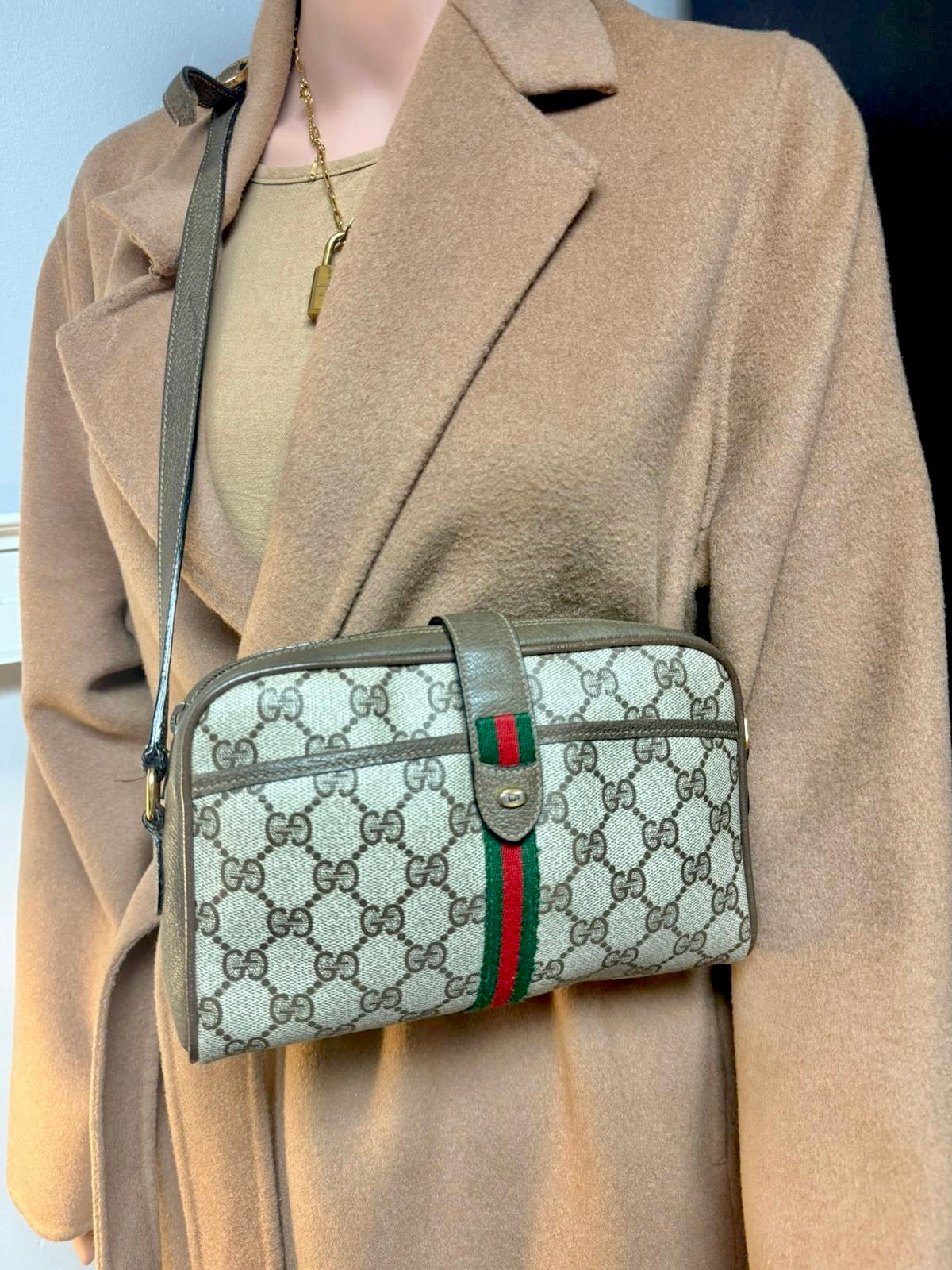 Authentic Gucci vintage web sherry line shoulder bag