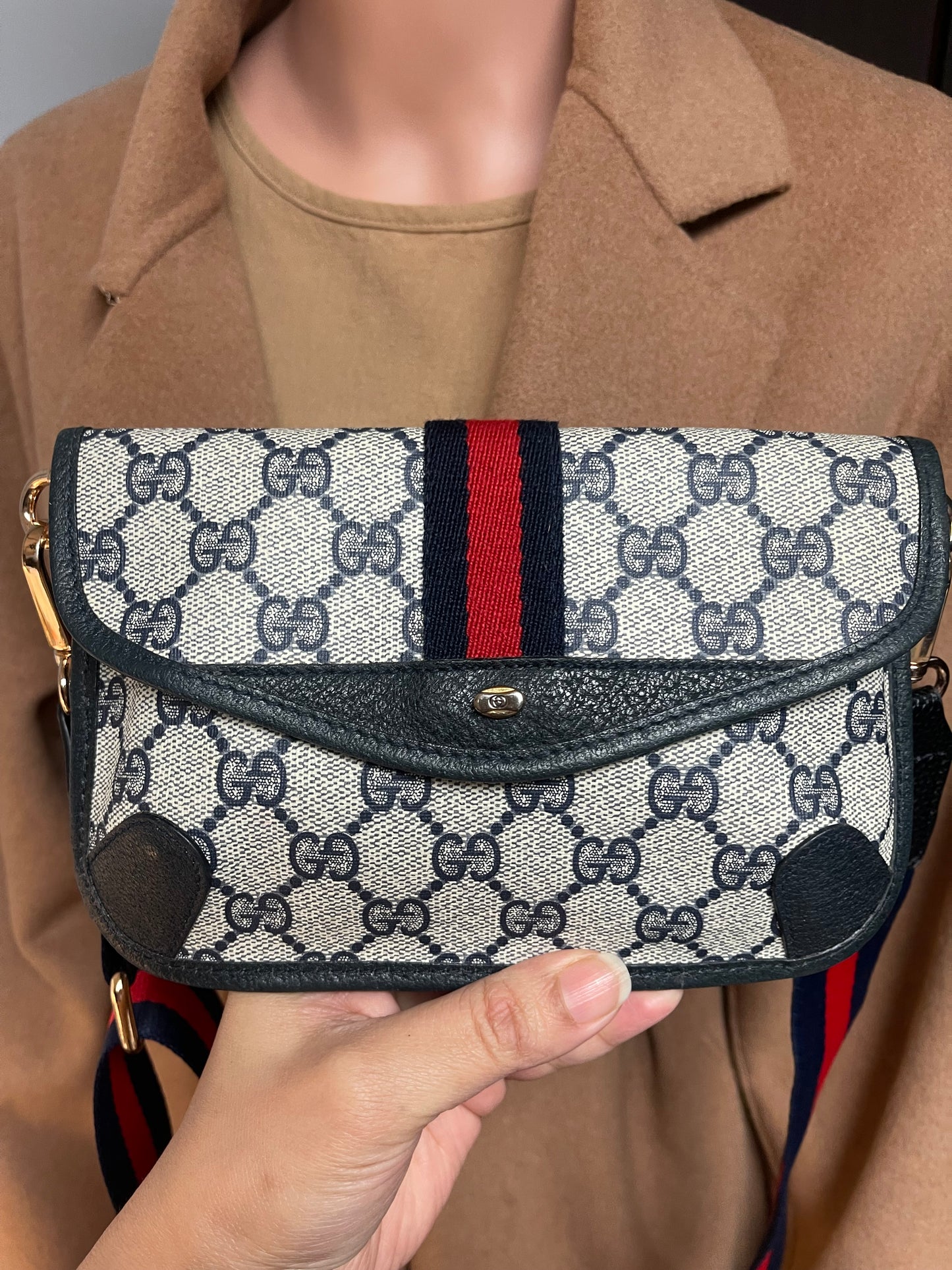 Authentic Gucci vintage web sherry line clutch bag