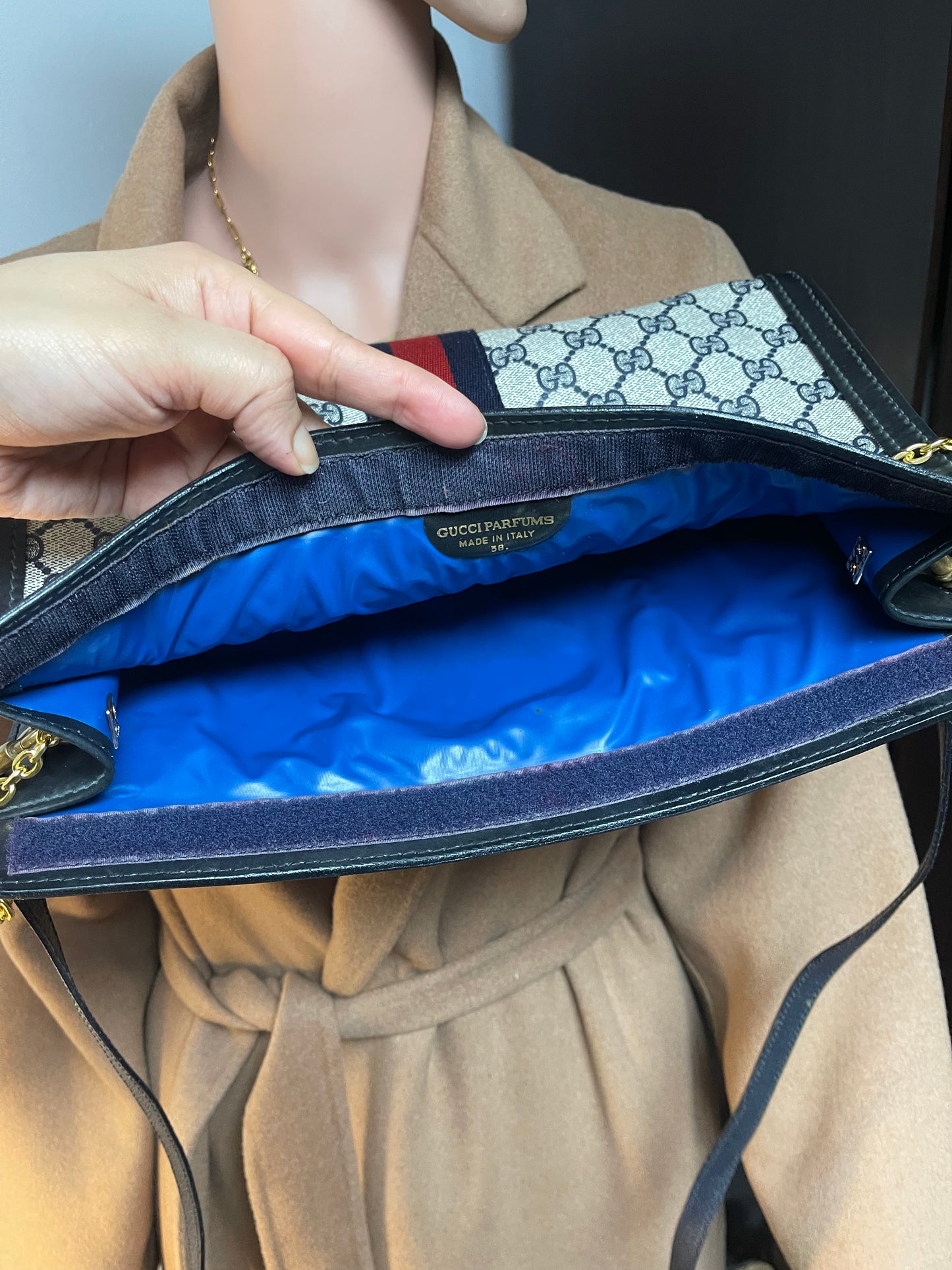 Authentic Gucci vintage web sherry line crossbody