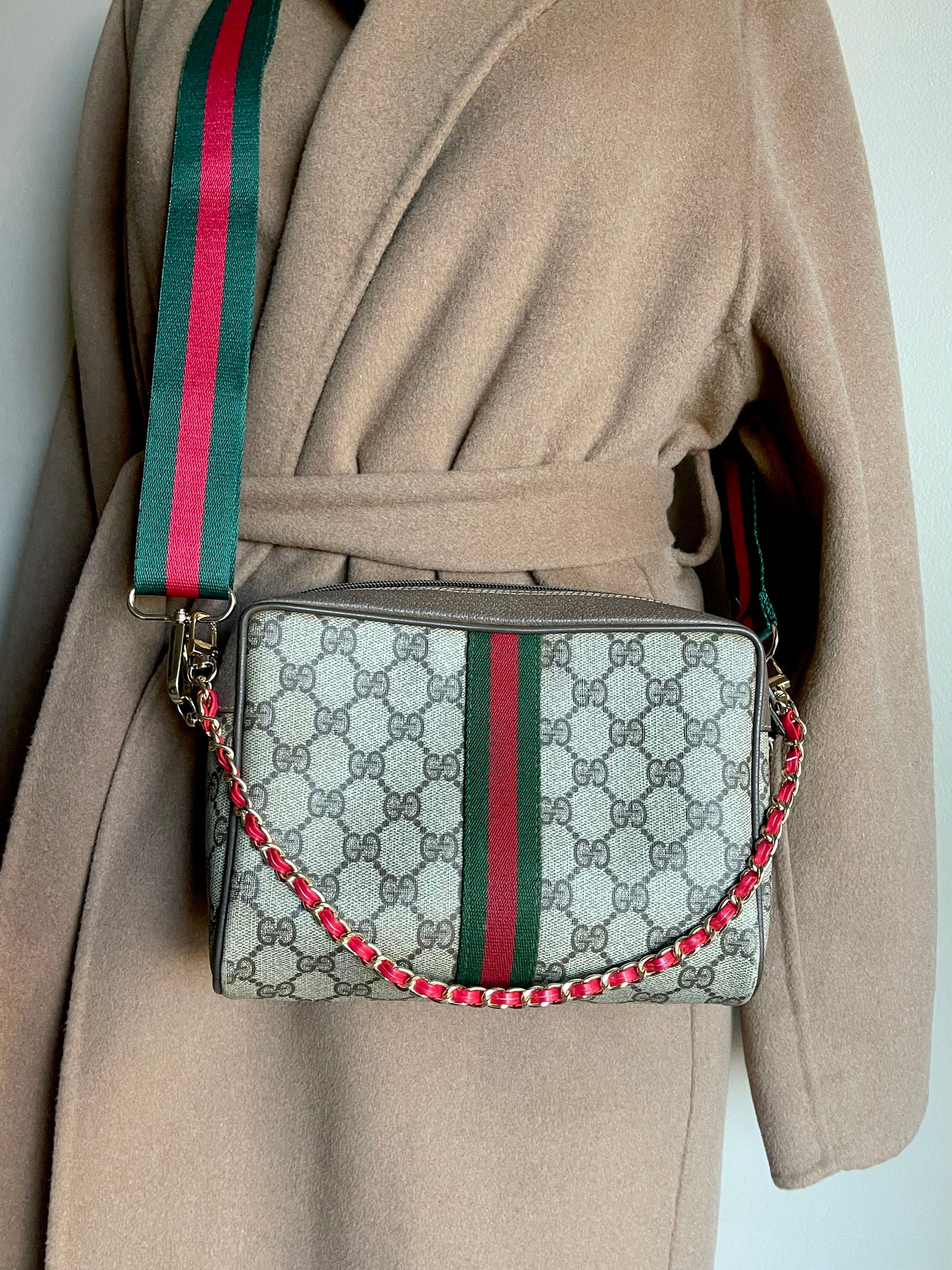 Authentic Gucci vintage web sherry line crossbody bag