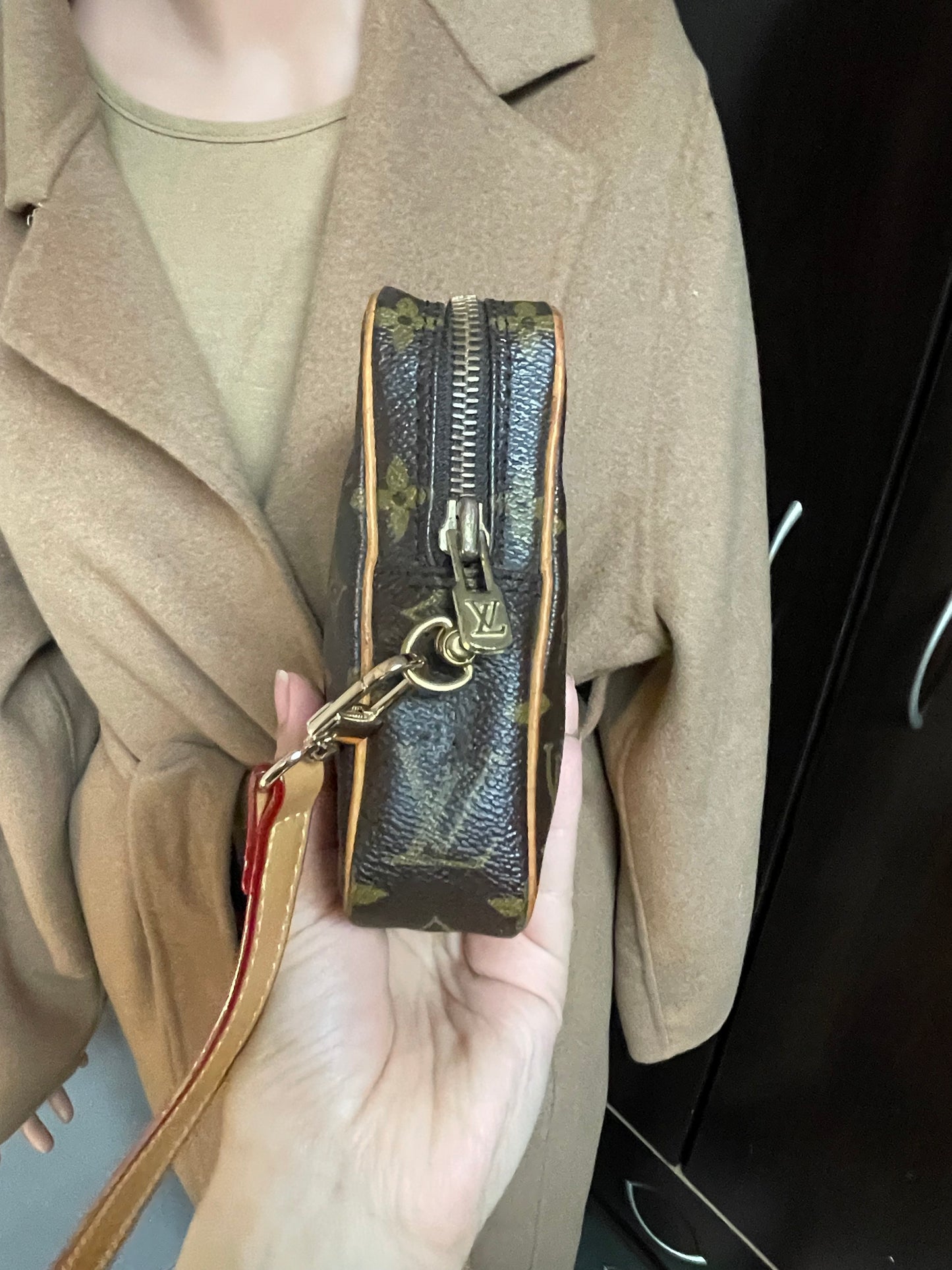 Authentic Louis Vuitton monogram crossbody