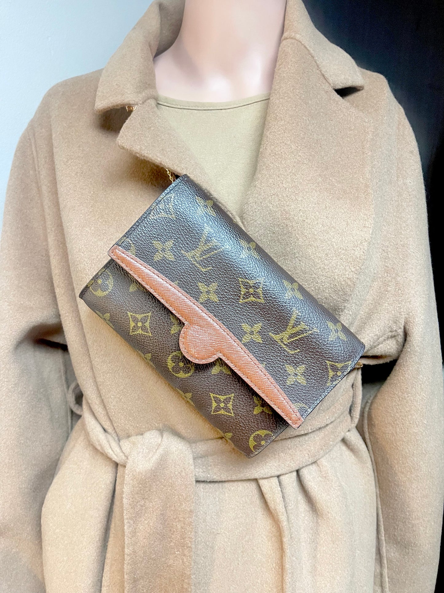 Authentic Louis Vuitton monogram belt bag