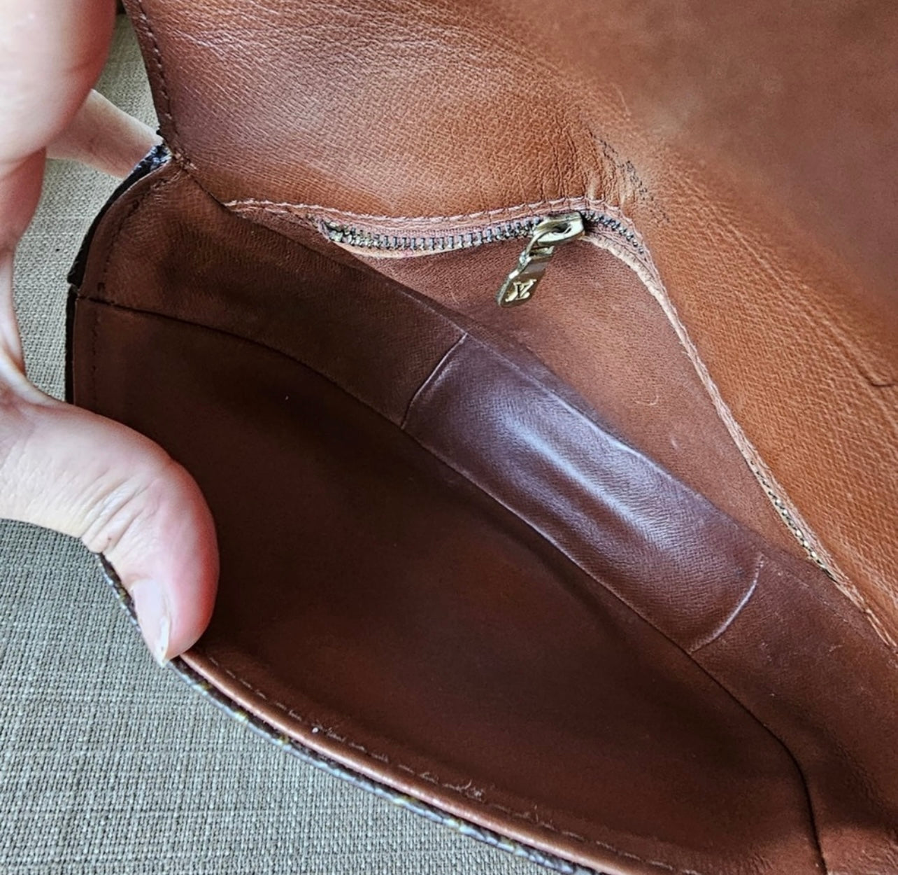 Authentic Louis Vuitton vintage crossbody bag