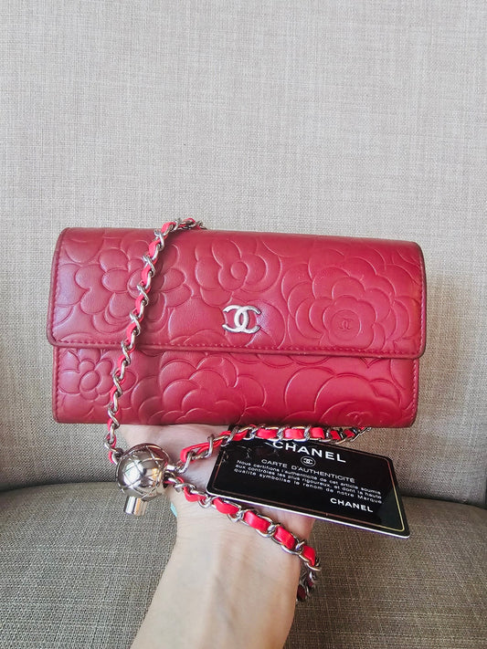 Authentic vintage Chanel bifold wallet on chain