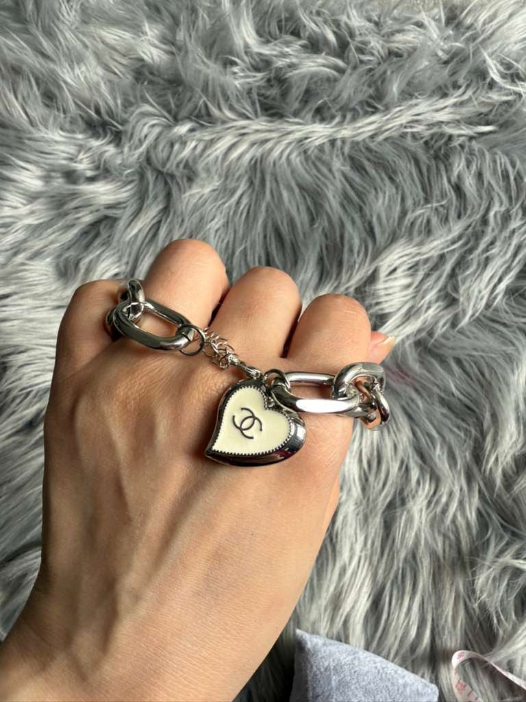 Upcycled bracelet using a vintage charm