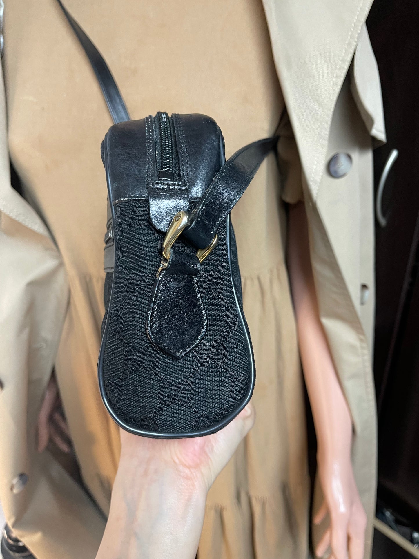 Authentic Gucci vintage crossbody bag