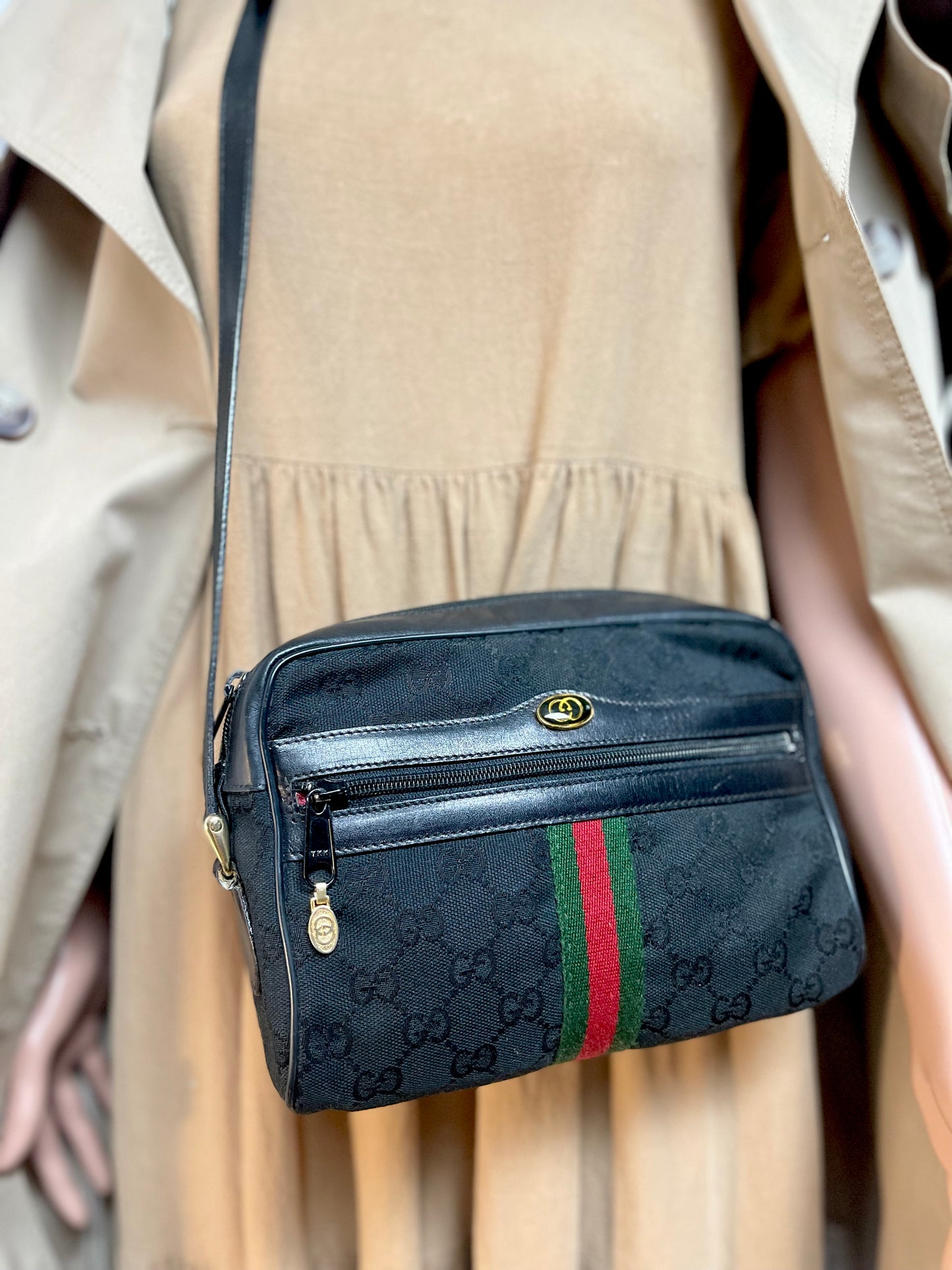 Authentic Gucci vintage crossbody bag