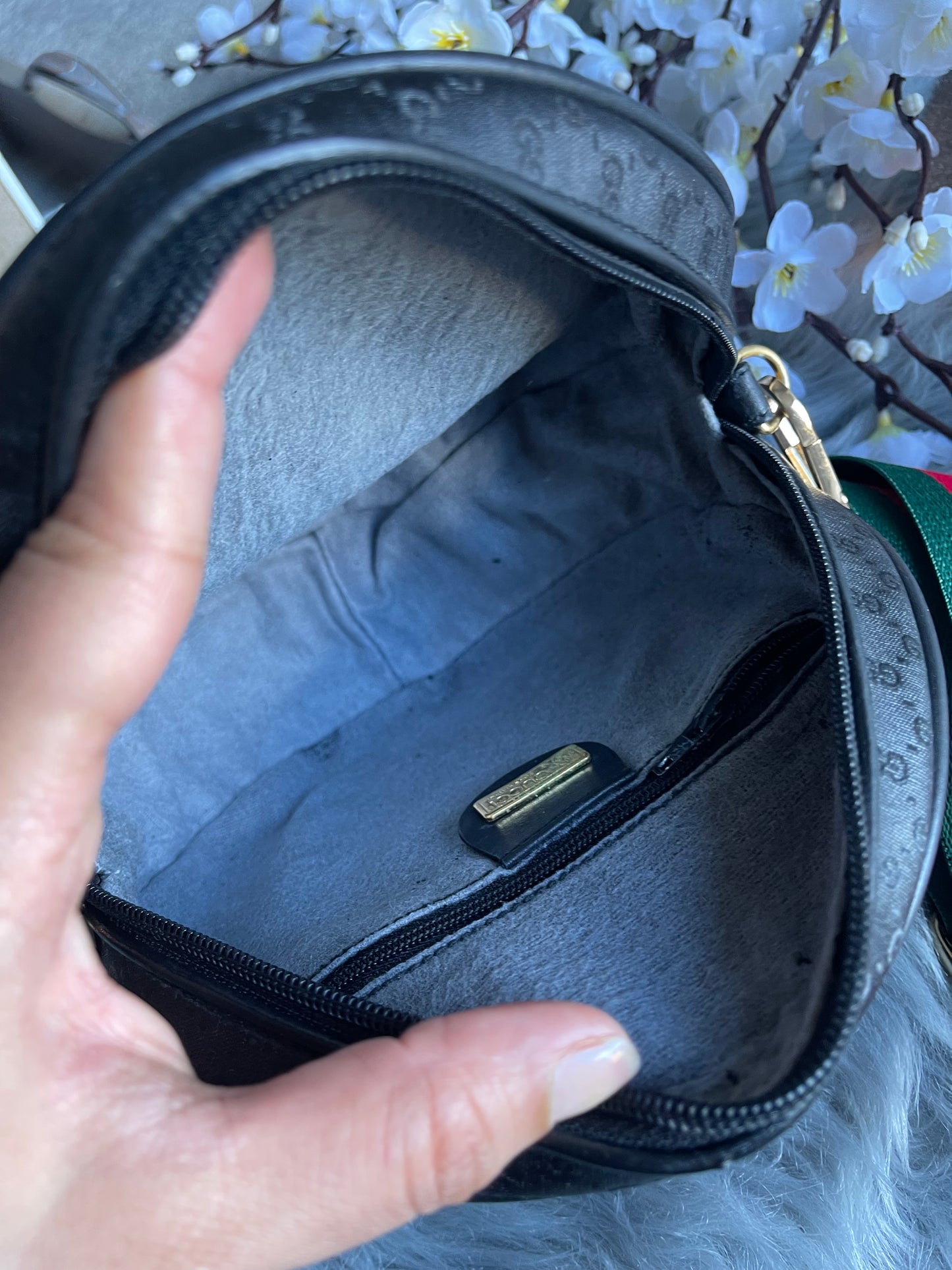 Authentic Gucci vintage GG canvas crossbody bag