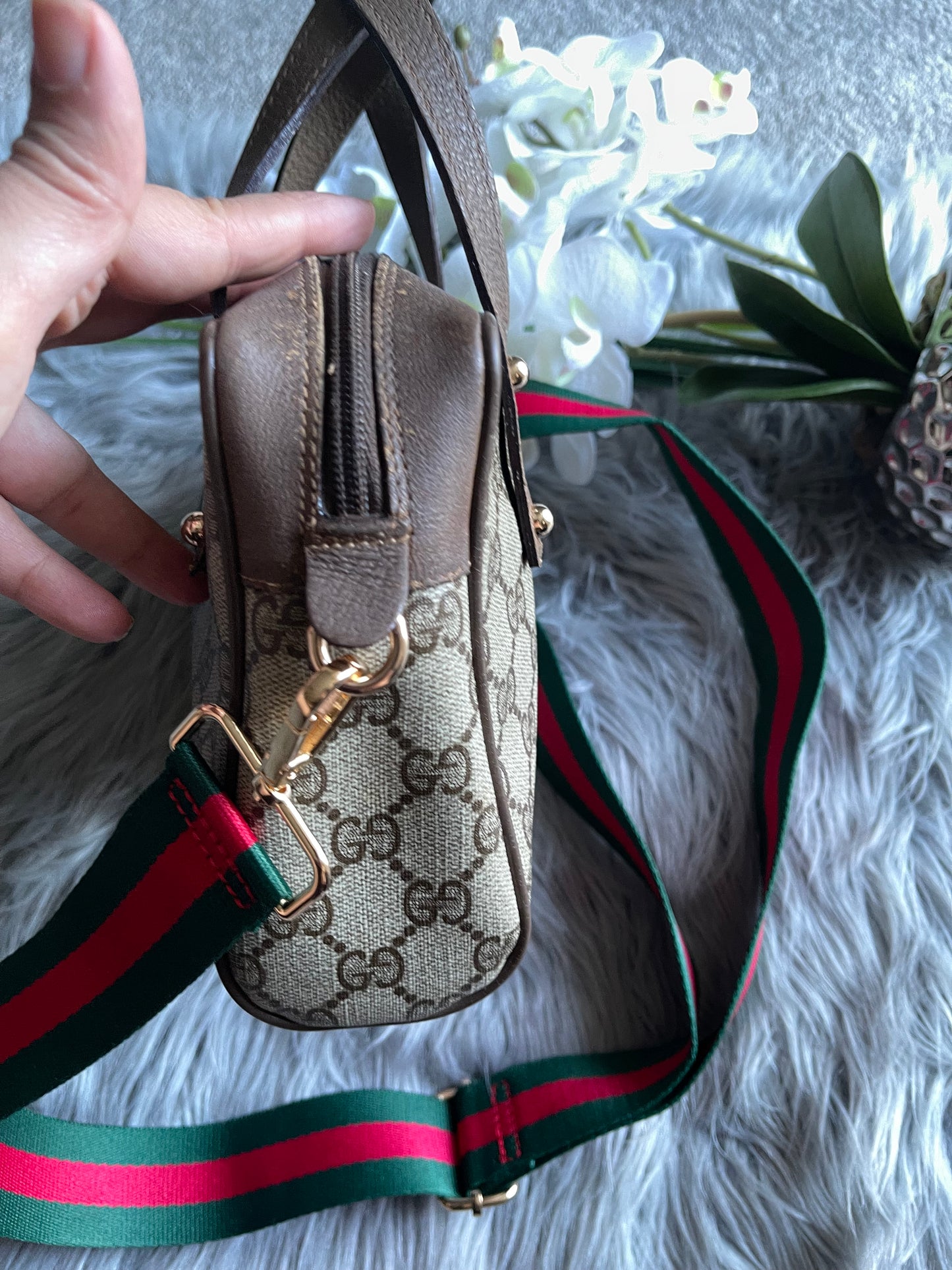 Authentic Gucci vintage web sherry line crossbody