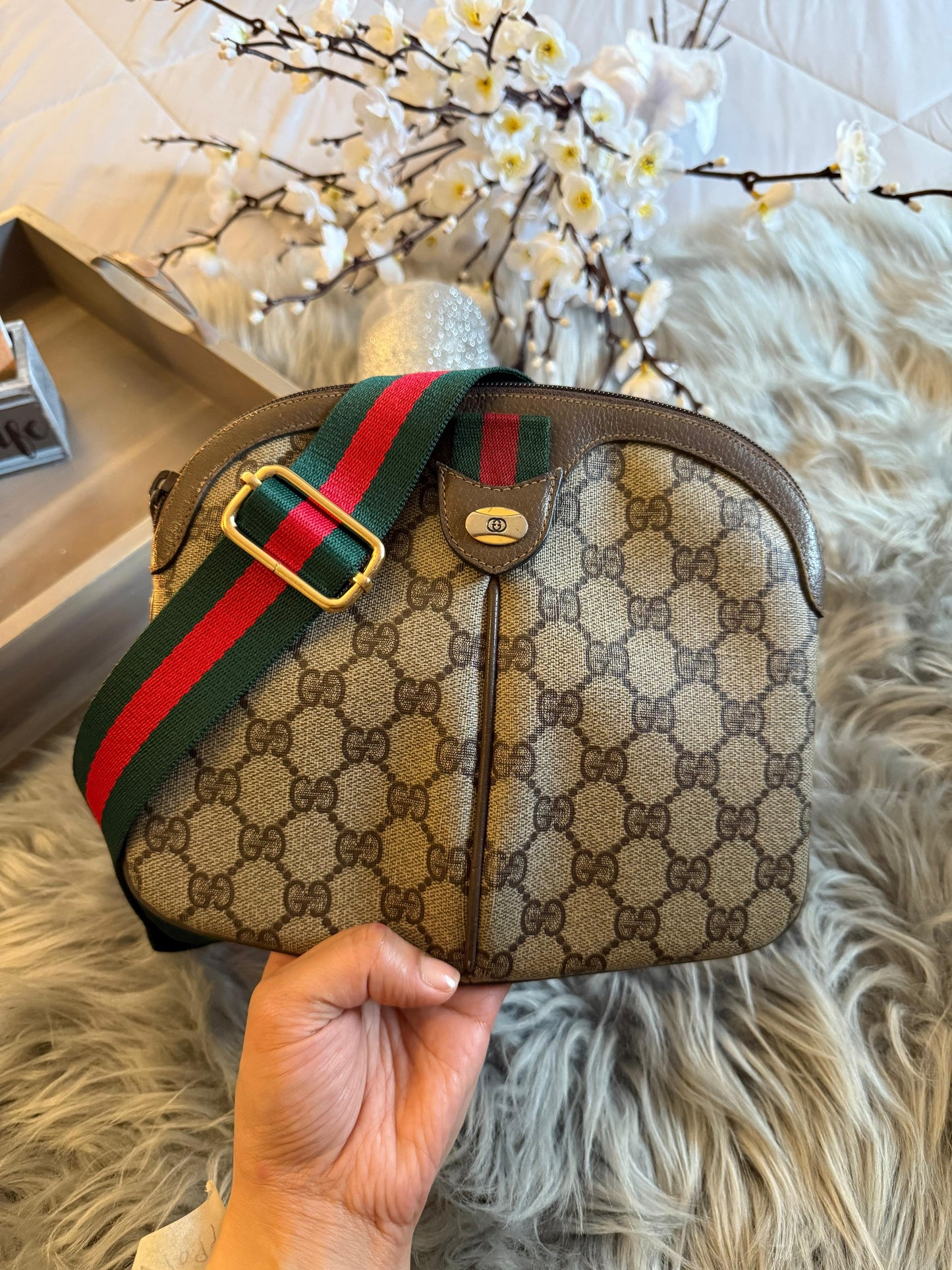Authentic Gucci vintage web sherry line crossbody