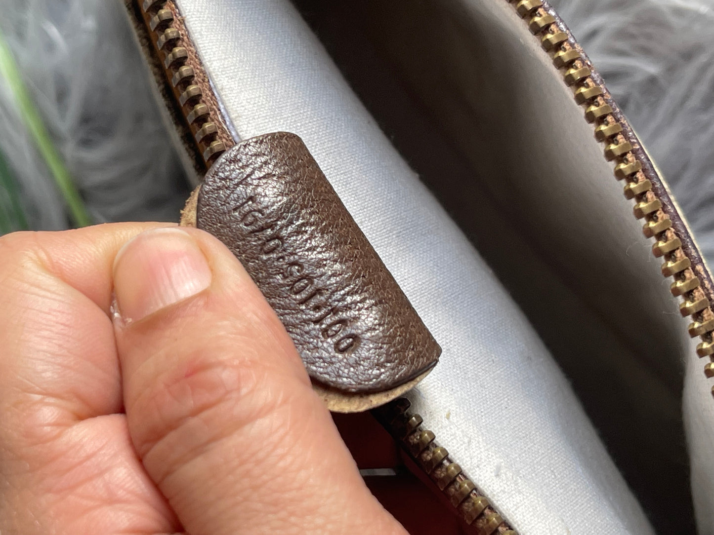 Authentic Gucci vintage web sherry line crossbody