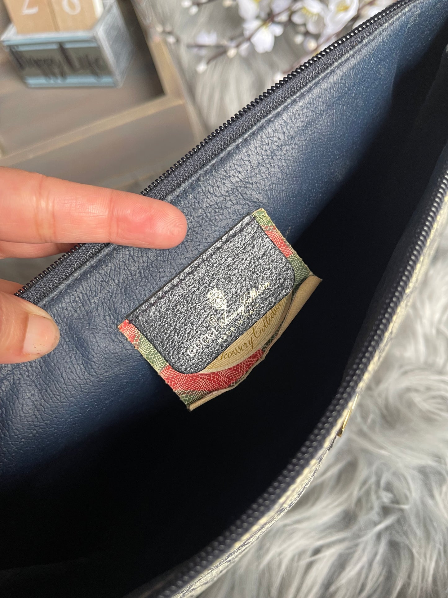 Authentic Gucci vintage GG canvas crossbody