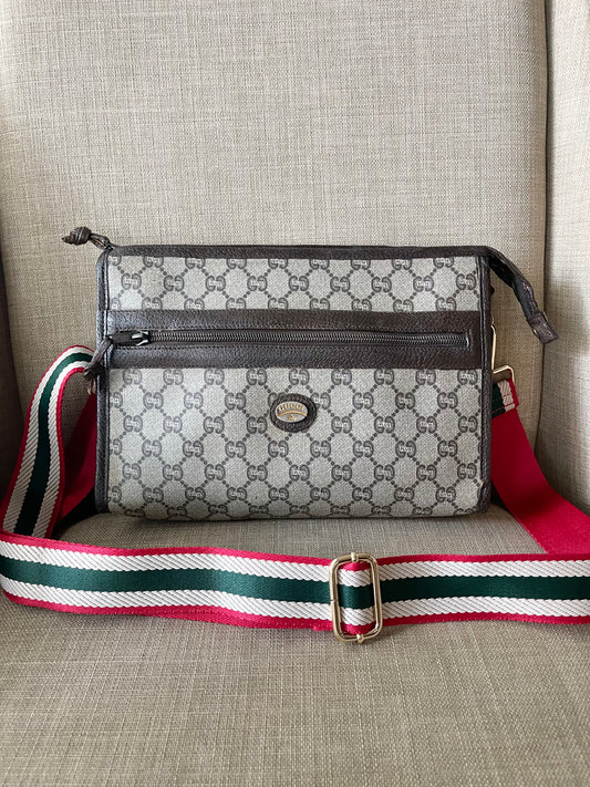 Authentic vintage Gucci plus clutch crossbody