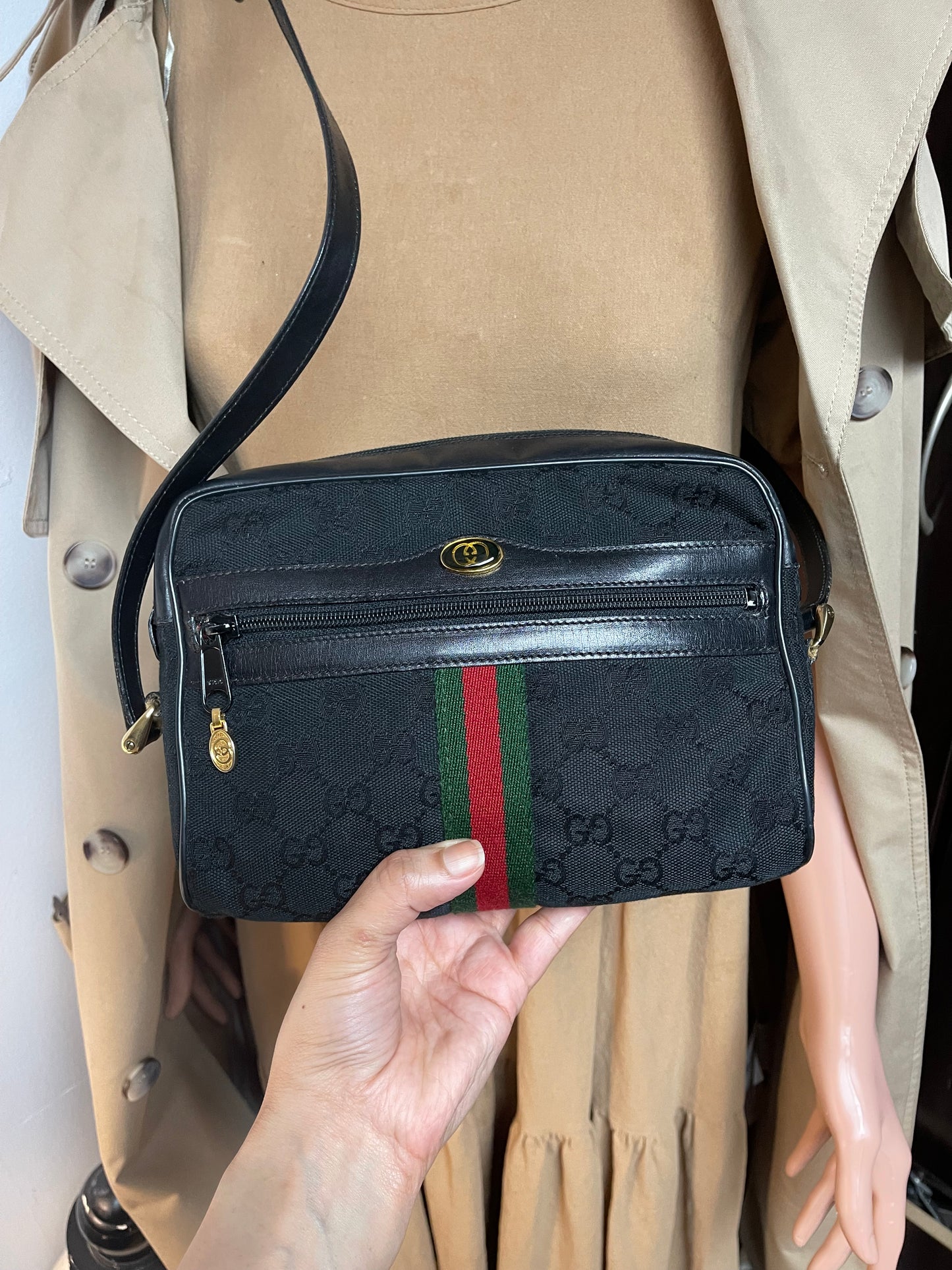 Authentic Gucci vintage crossbody bag