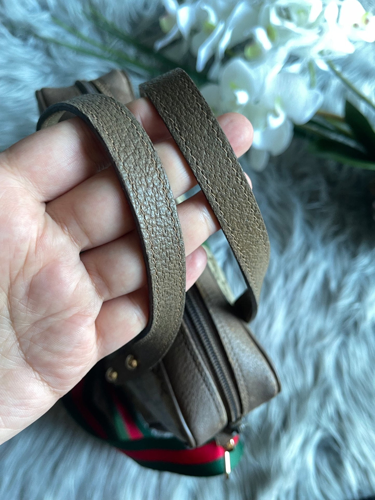 Authentic Gucci vintage web sherry line crossbody