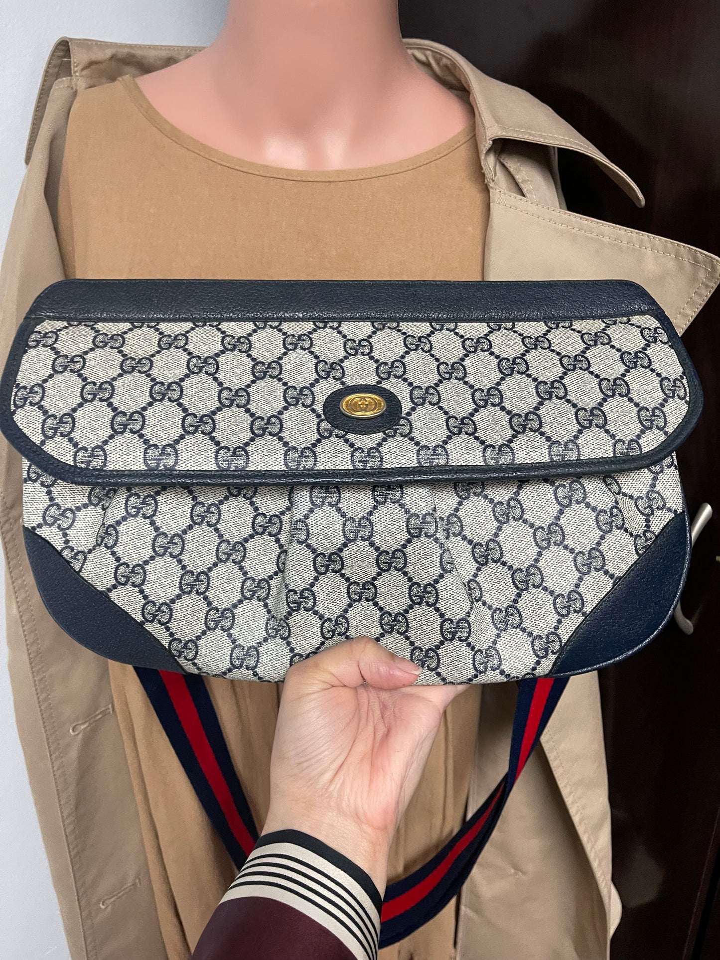 Authentic Gucci vintage GG canvas blue crossbody bag