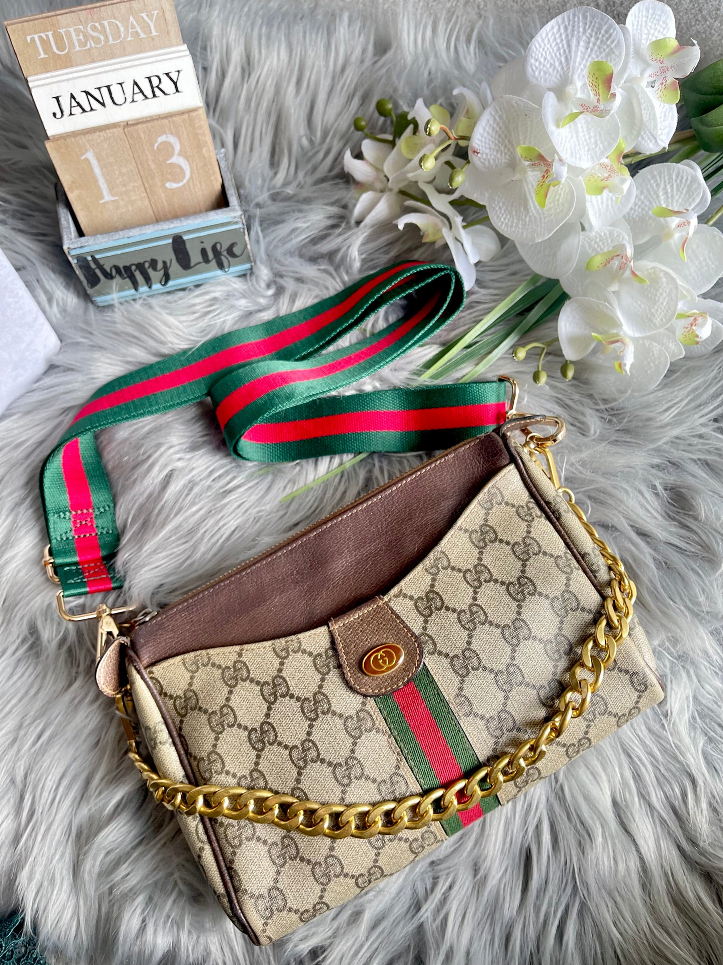 Authentic Gucci vintage web sherry line crossbody
