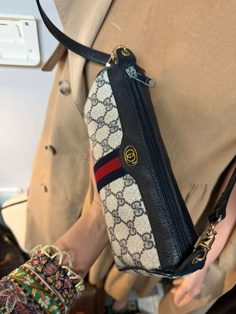 Authentic Gucci vintage web sherry line crossbody bag