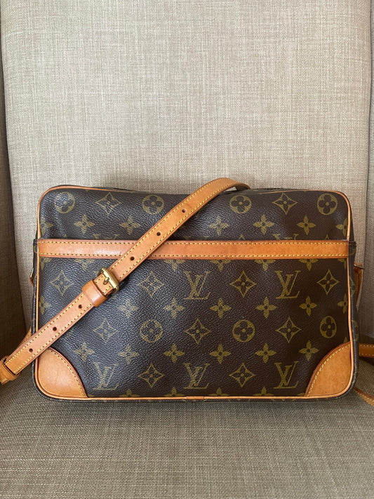 Authentic Louis Vuitton monogram vintage crossbody bag