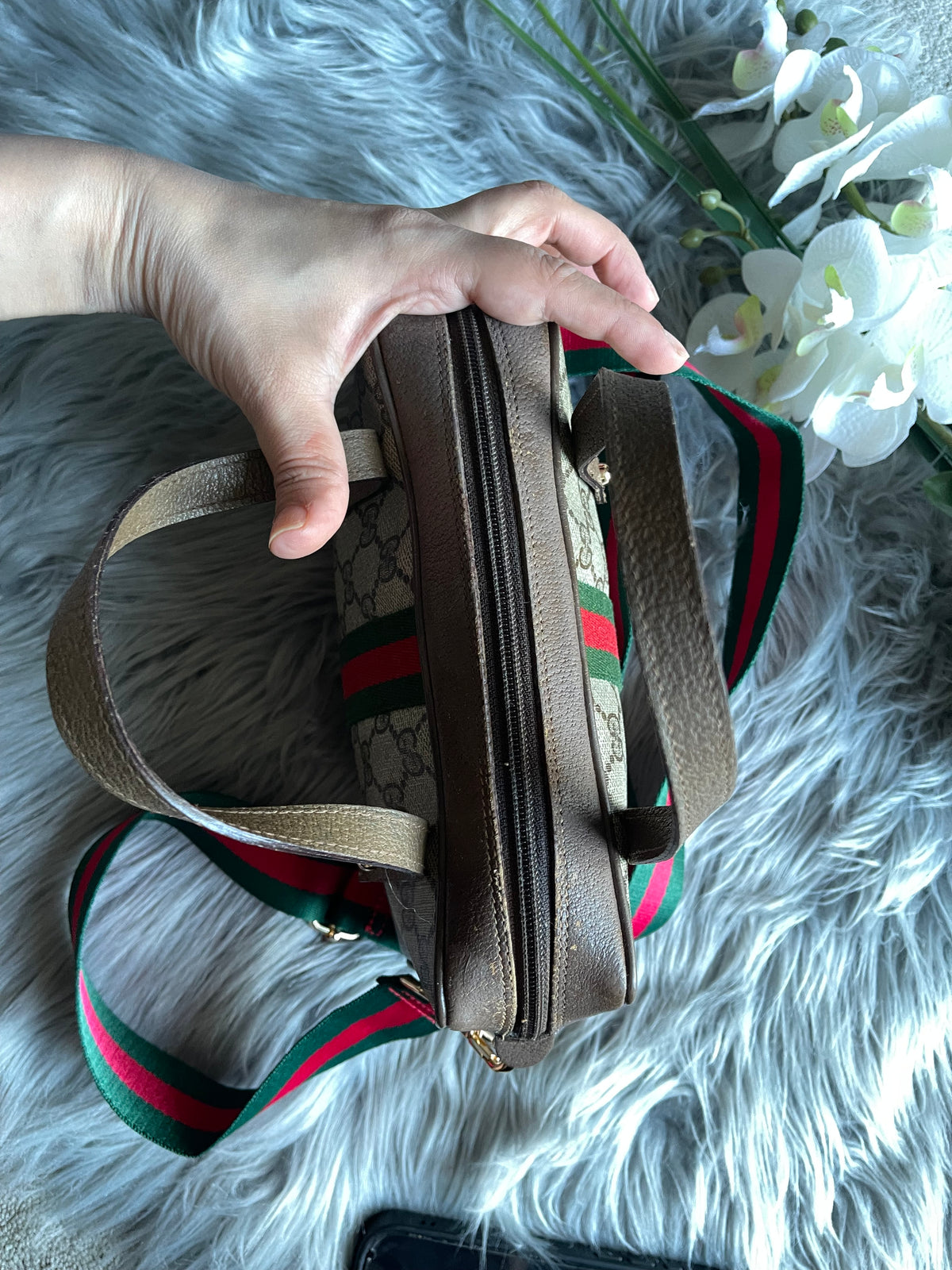 Authentic Gucci vintage web sherry line crossbody
