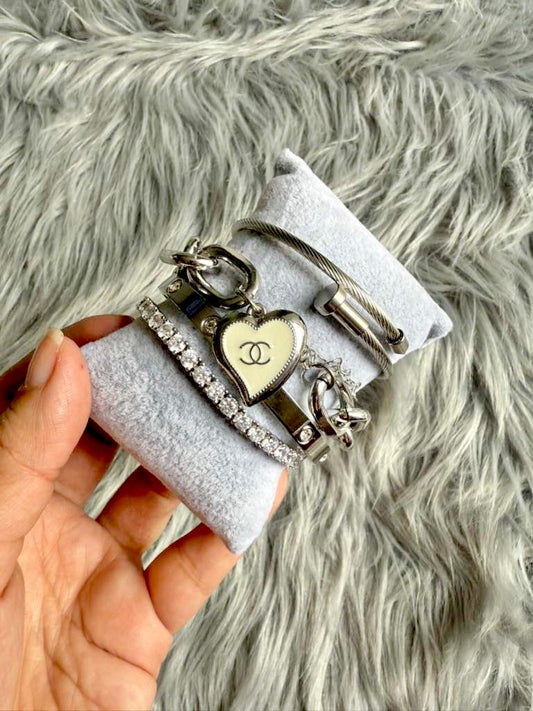 Upcycled bracelet using a vintage charm