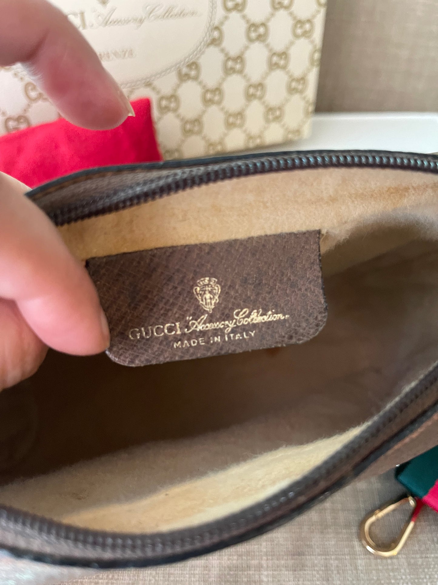 Authentic Gucci vintage web sherry line crossbody