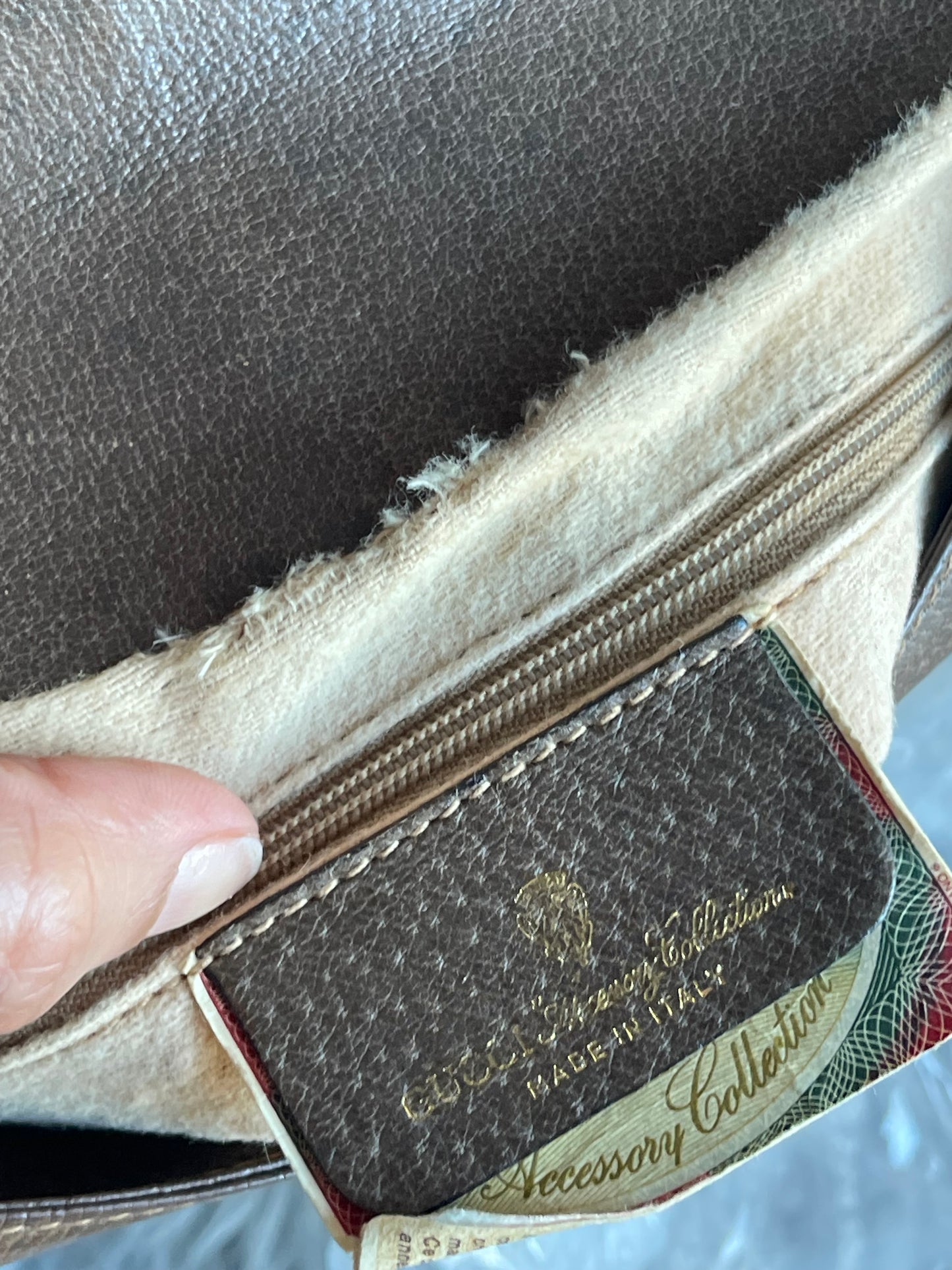 Authentic Gucci vintage crossbody bag