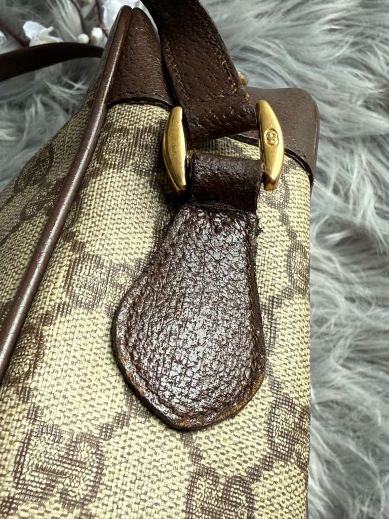 Authentic Gucci vintage web sherry line crossbody