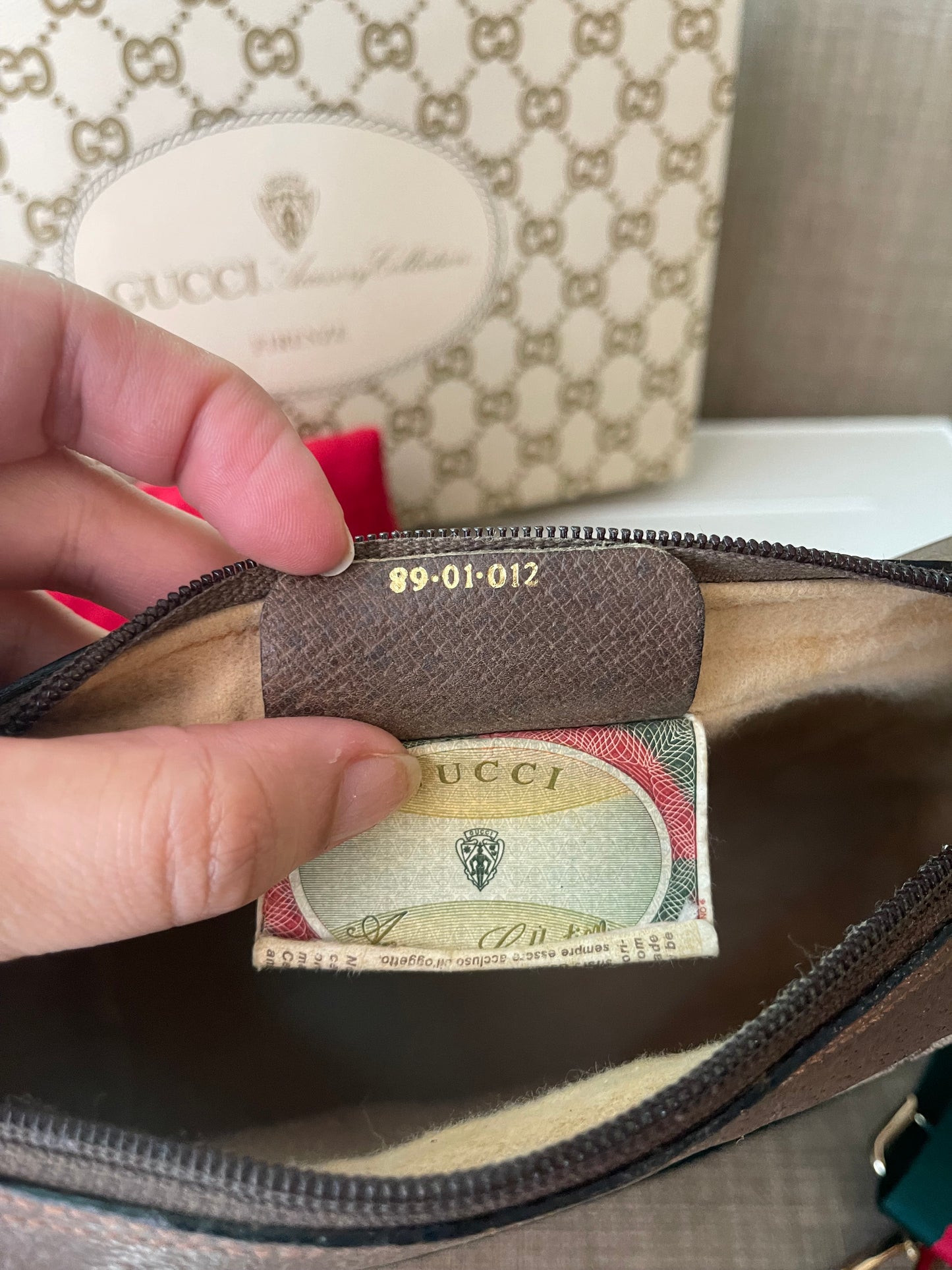 Authentic Gucci vintage web sherry line crossbody