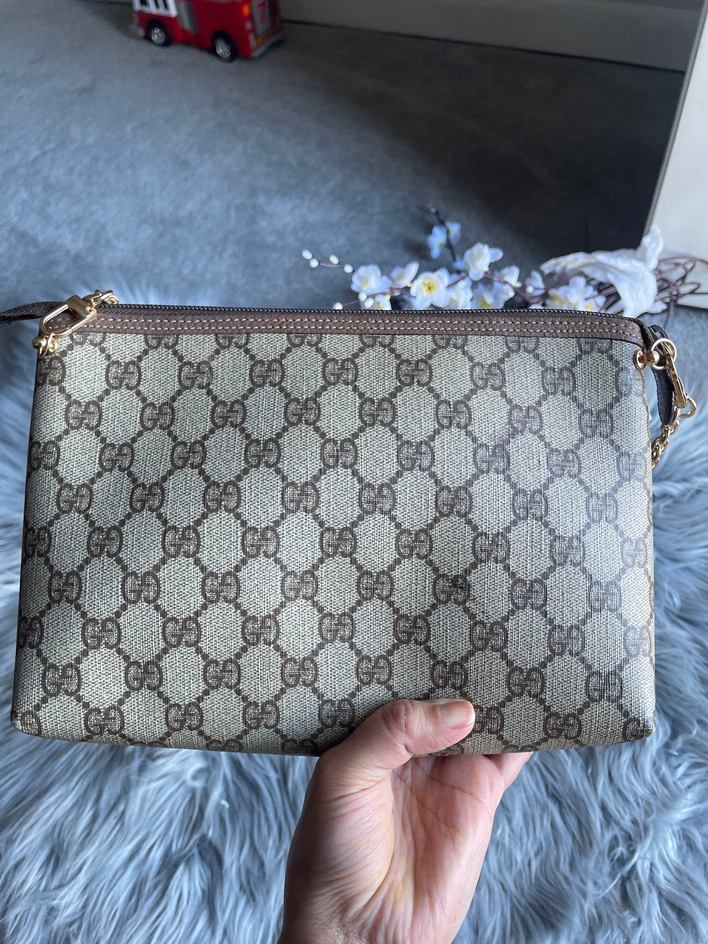 Authentic Gucci vintage GG canvas crossbody bag