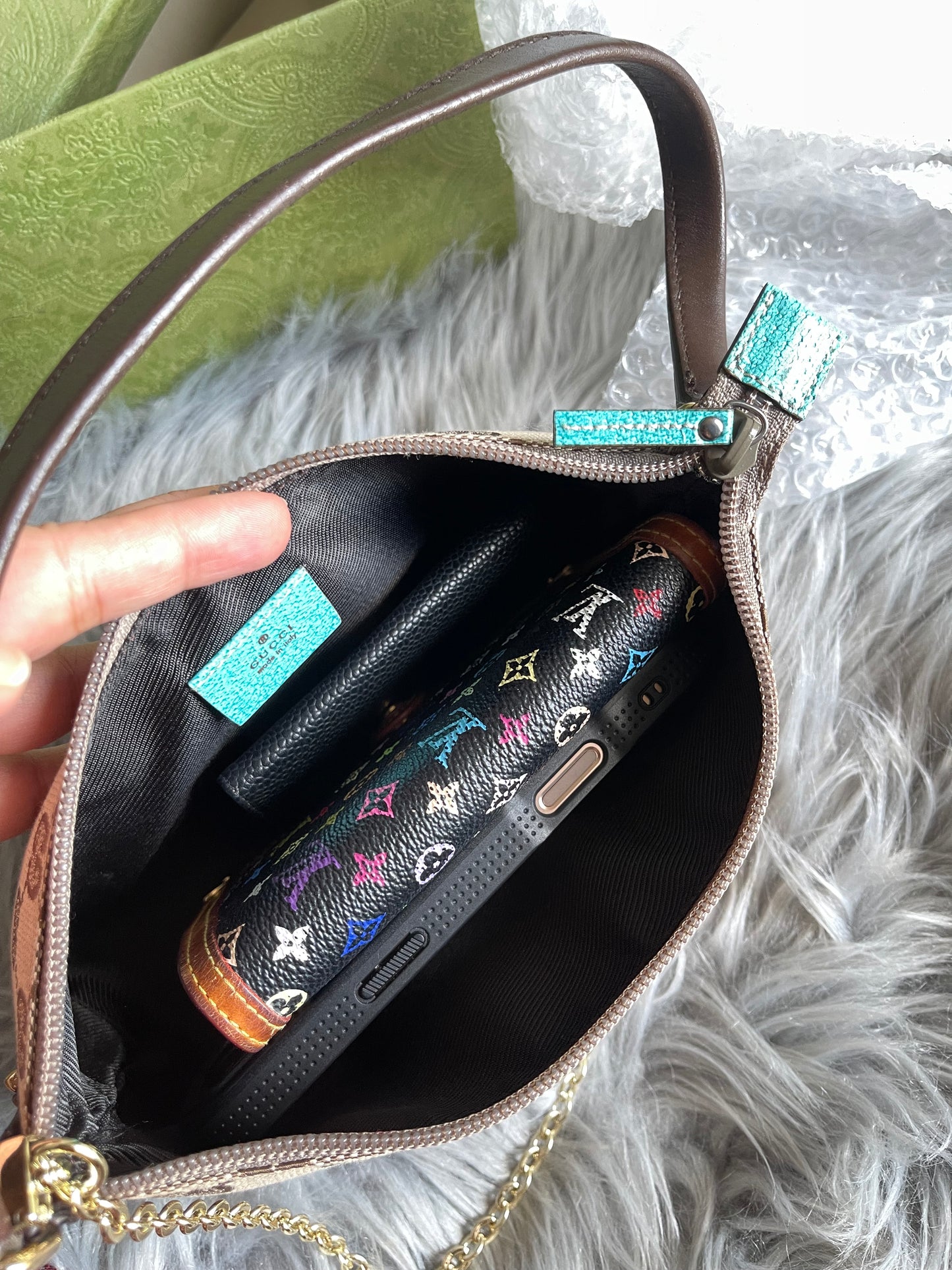 Authentic vintage Gucci shoulder bag