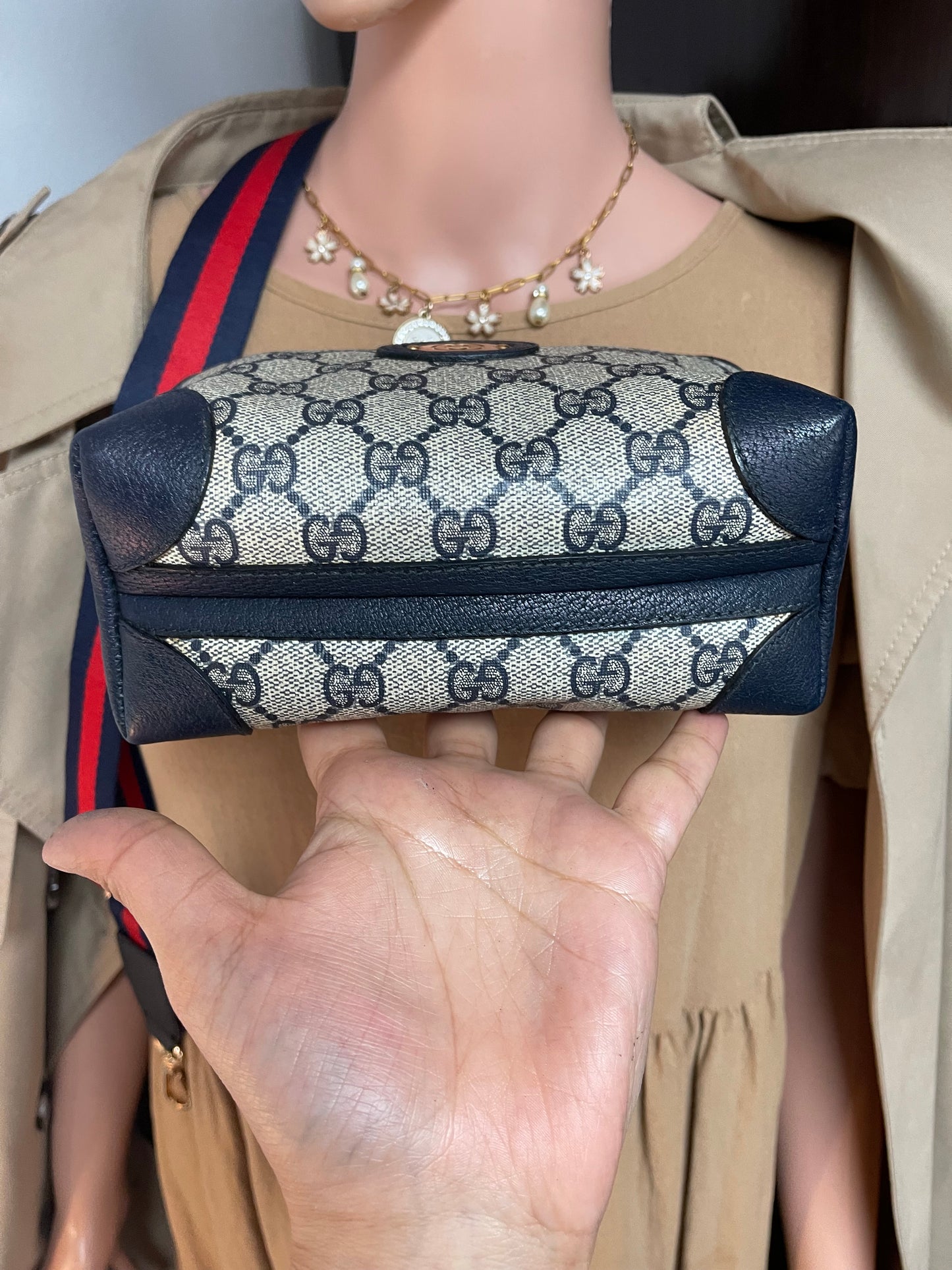Authentic Gucci vintage crossbody bag