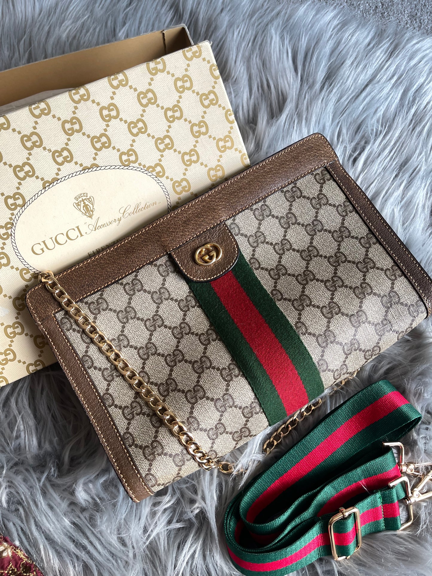 Authentic vintage Gucci web sherry line clutch crossbody bag