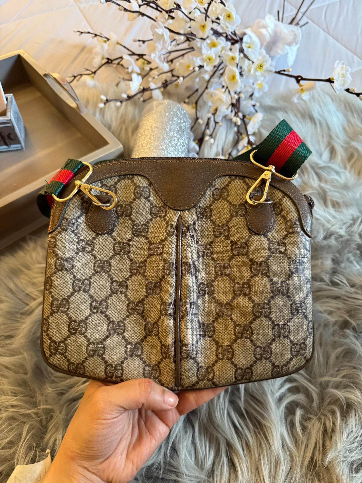 Authentic Gucci vintage web sherry line crossbody
