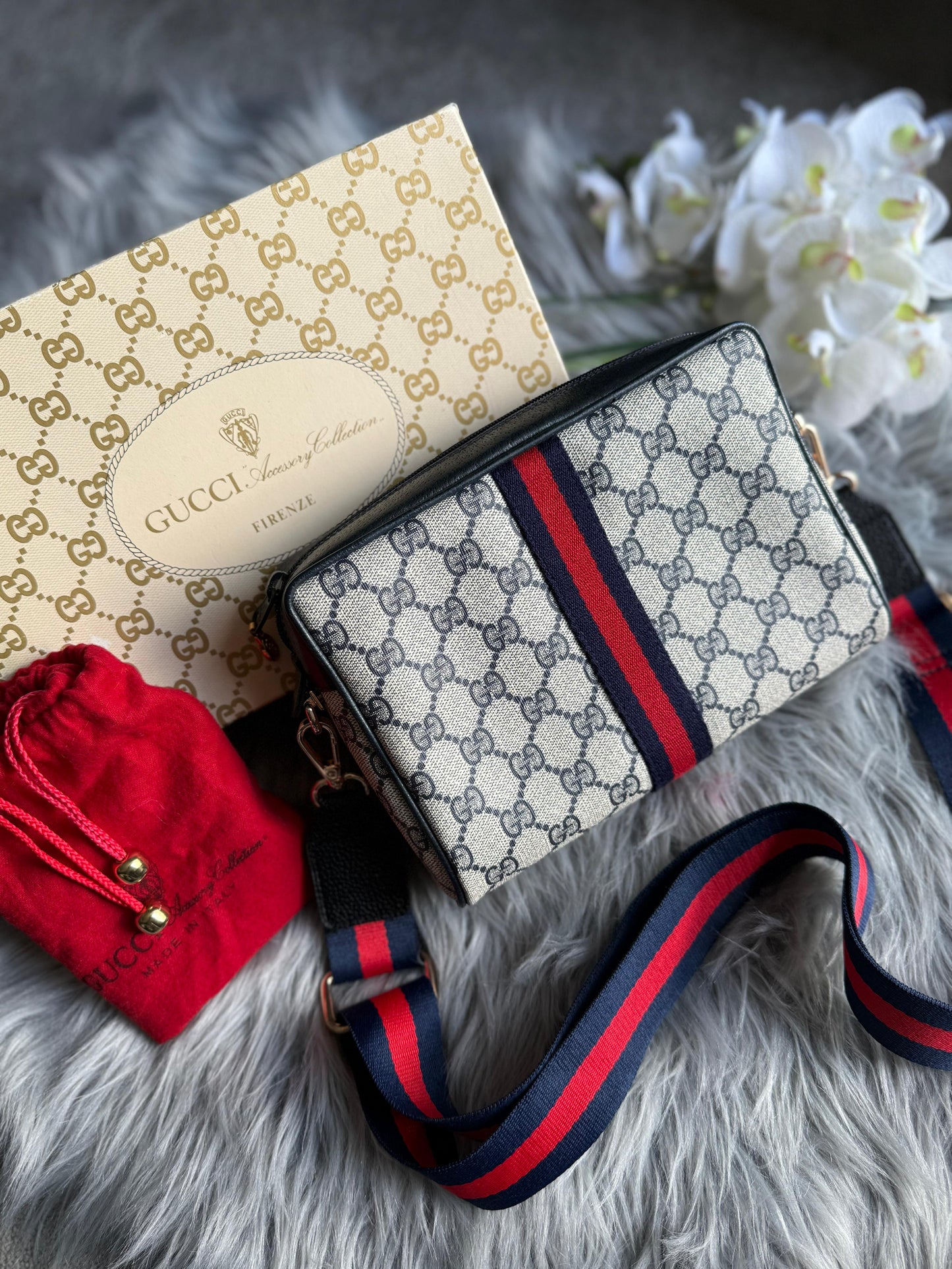 Authentic Gucci vintage web sherry line crossbody bag