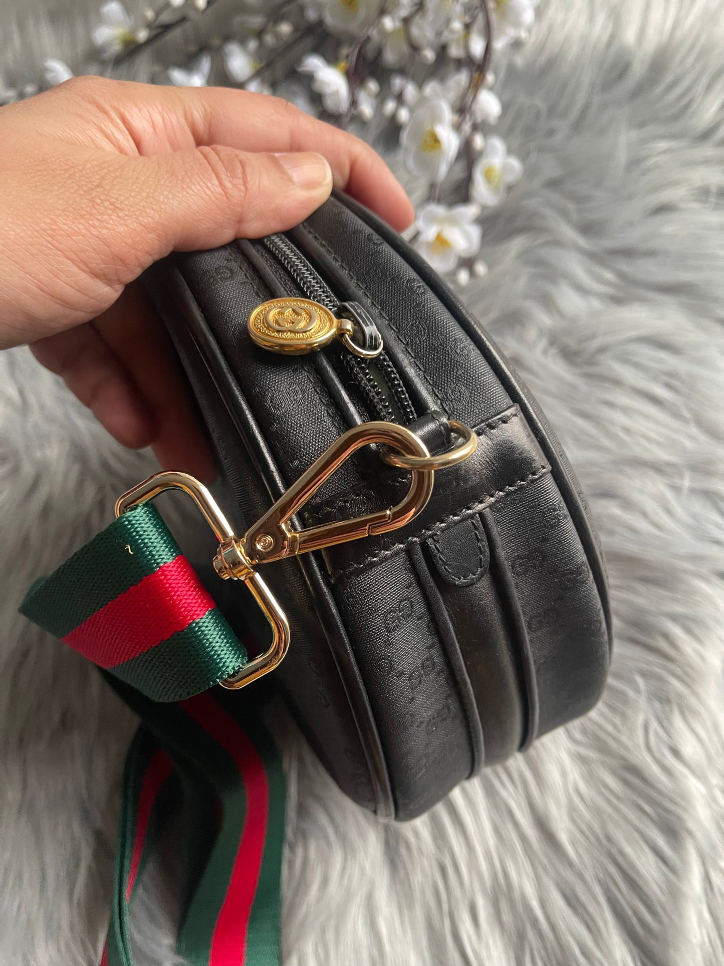 Authentic Gucci vintage crossbody bag