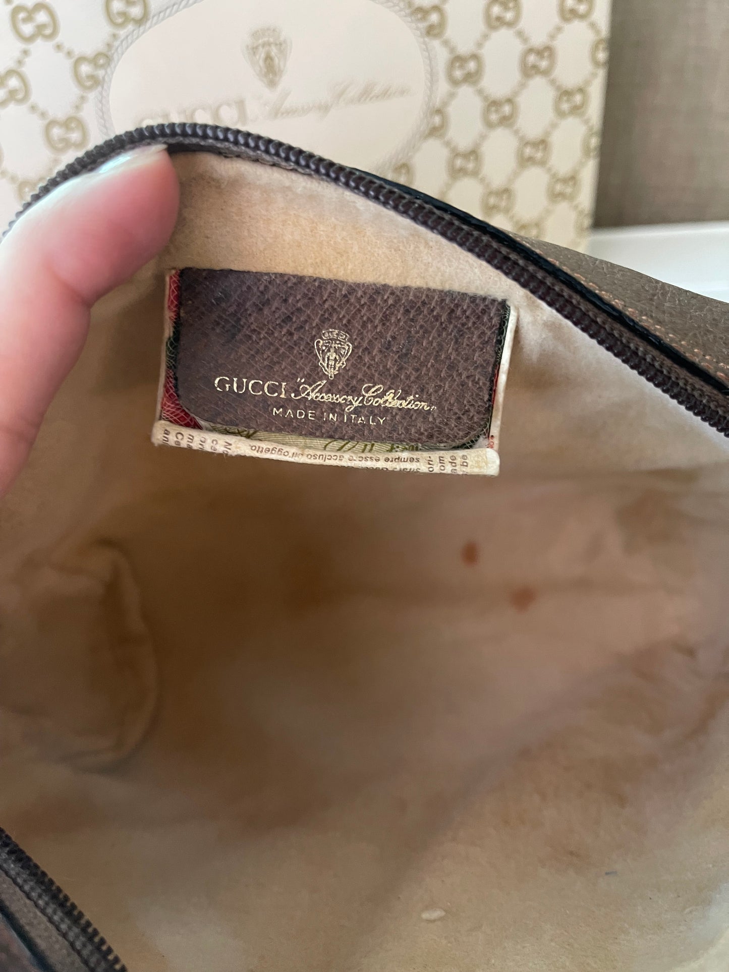 Authentic Gucci vintage web sherry line crossbody