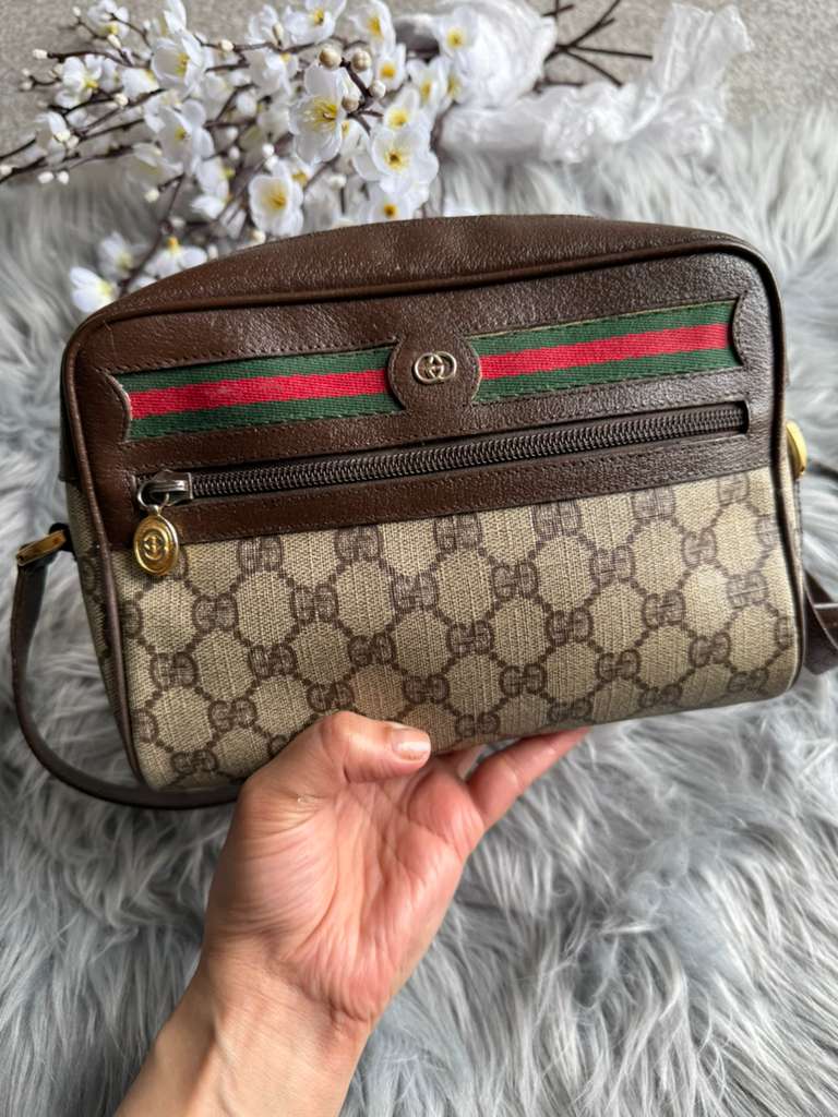 Authentic Gucci vintage web sherry line crossbody