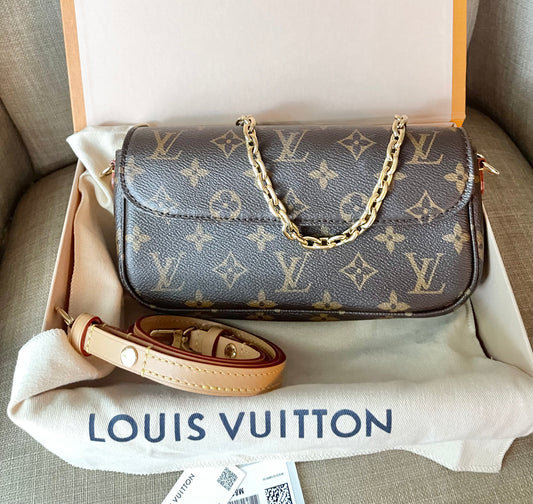 Authentic Louis Vuitton monogram wallet on chain ivy