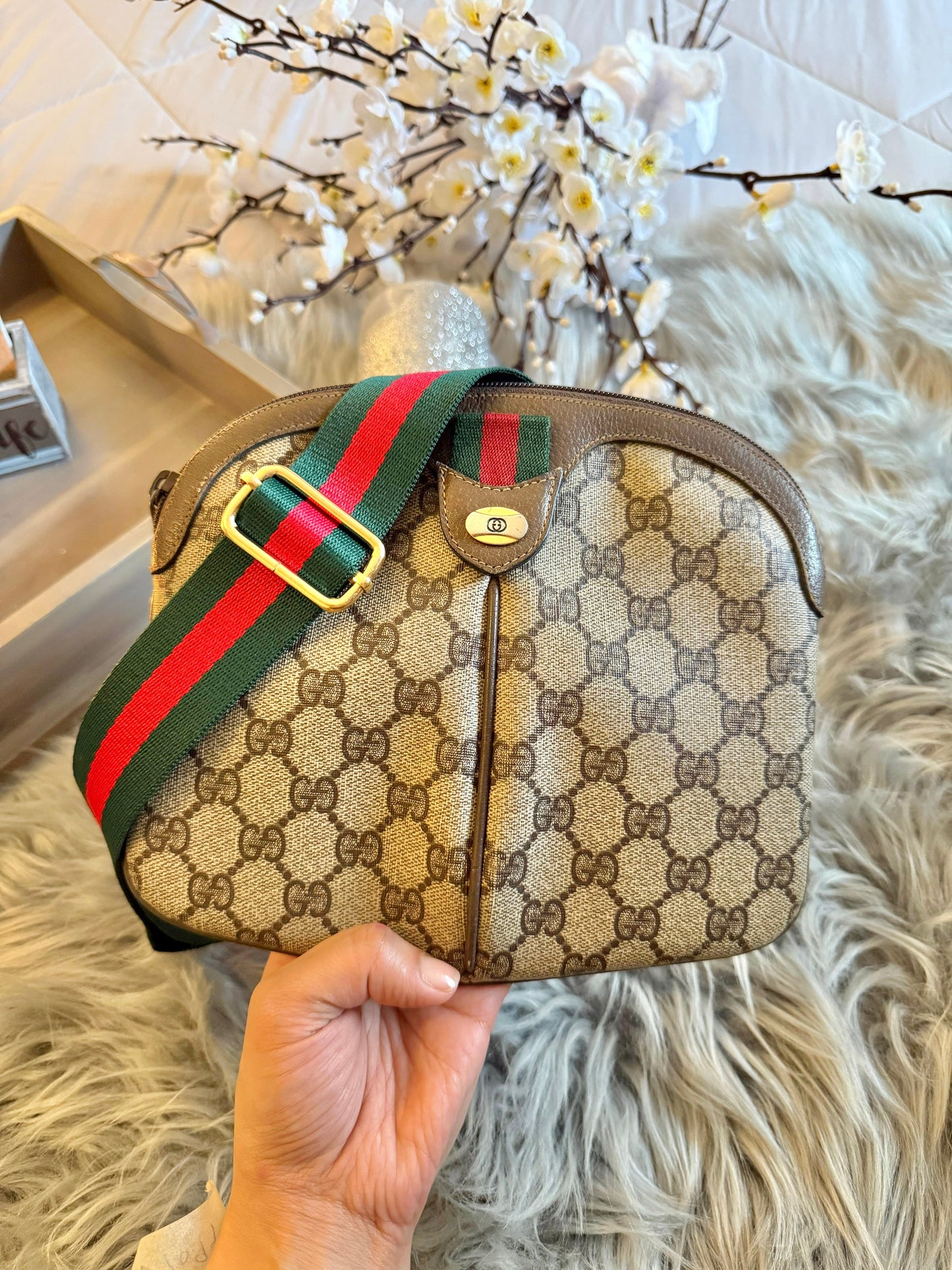Authentic Gucci vintage web sherry line crossbody