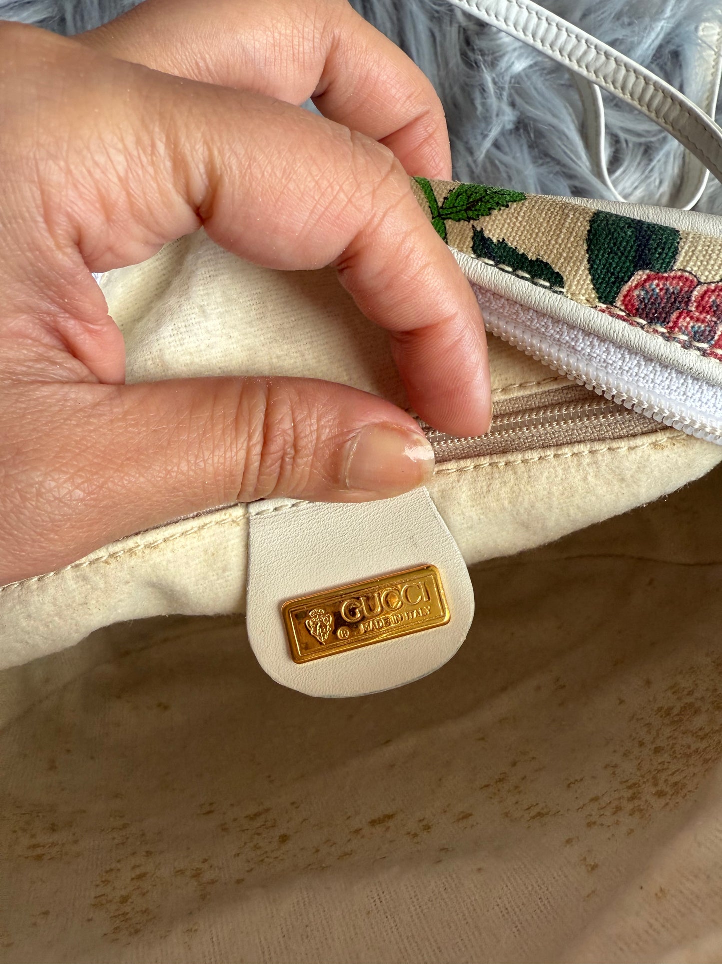 Authentic Gucci vintage crossbody bad
