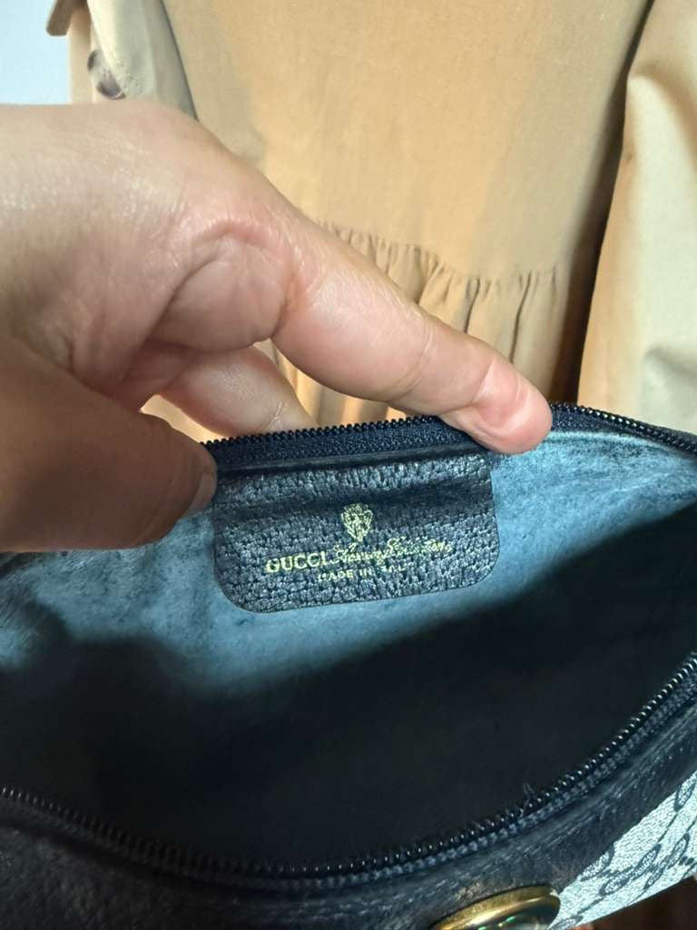 Authentic Gucci vintage web sherry line crossbody bag