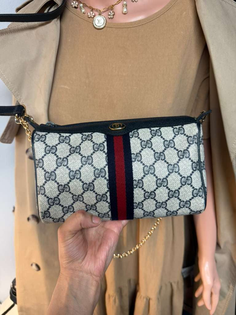 Authentic Gucci vintage web sherry line crossbody bag