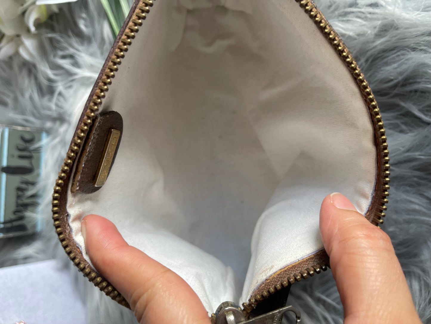 Authentic Gucci vintage web sherry line crossbody