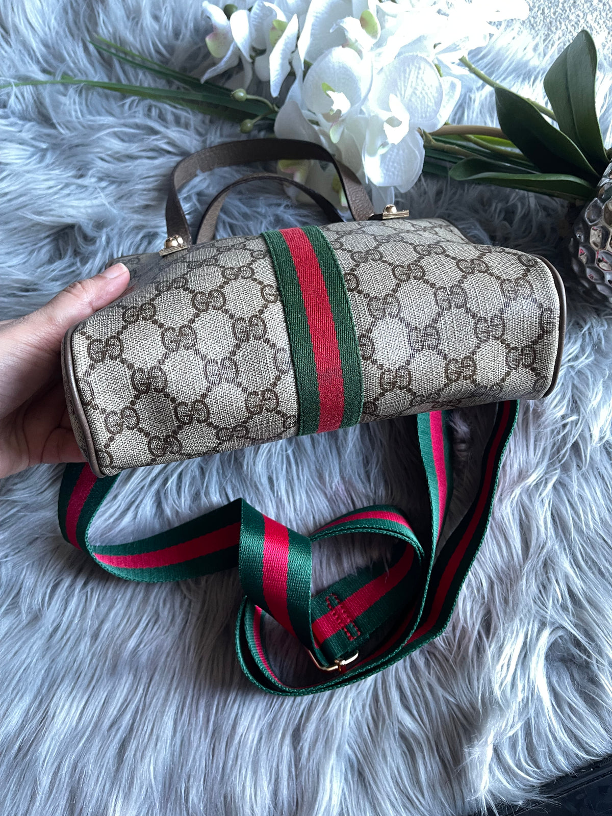 Authentic Gucci vintage web sherry line crossbody