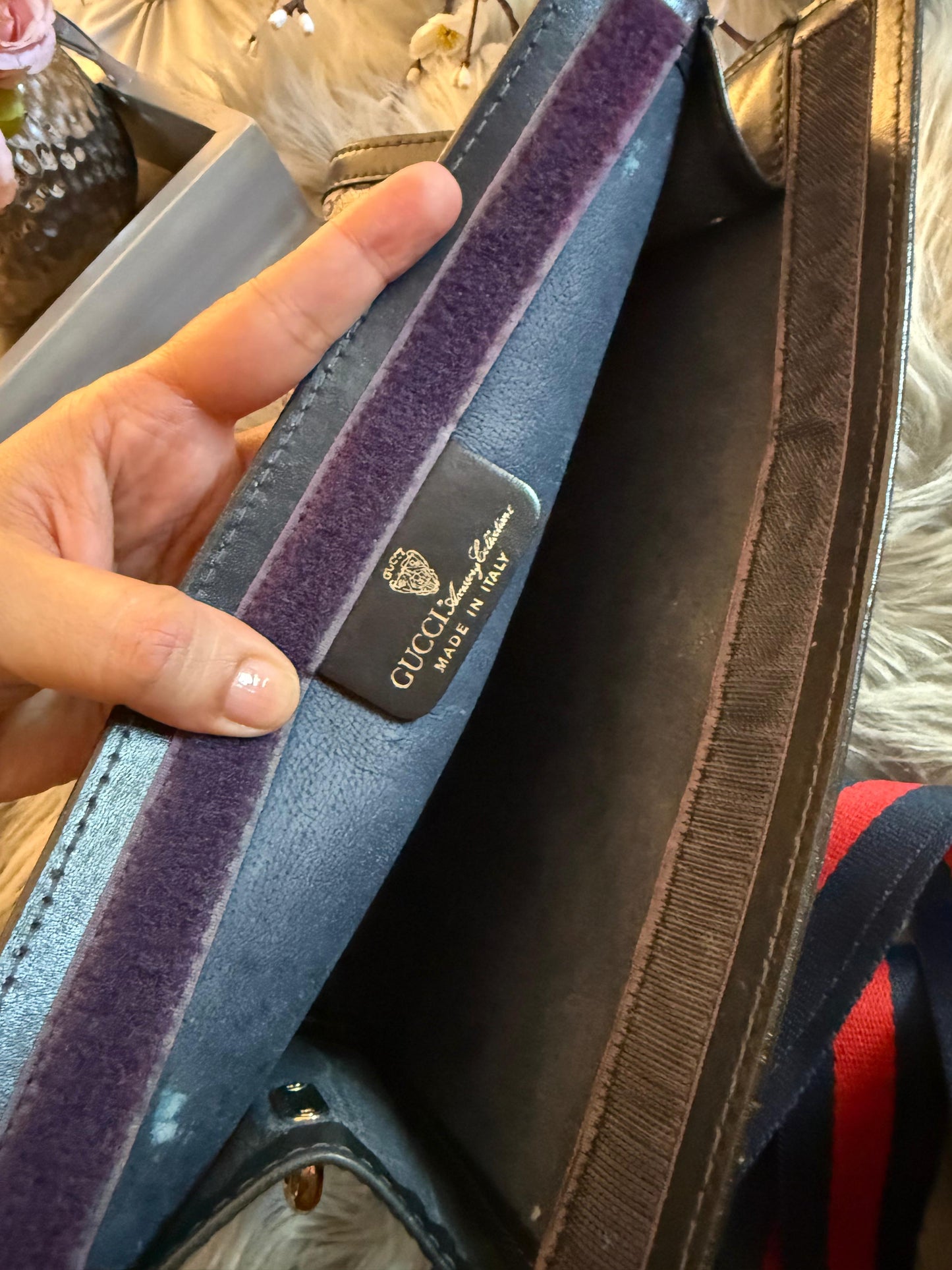 Authentic vintage Gucci GG canvas crossbody bag